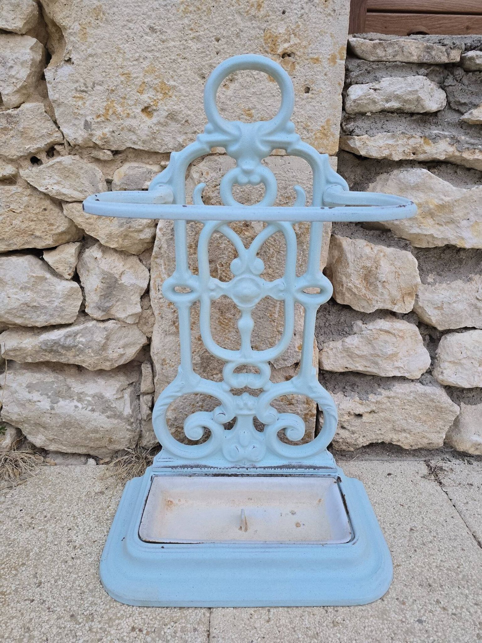 Art Nouveau cast iron umbrella stand – Deville, Pailliette & Cie, Char