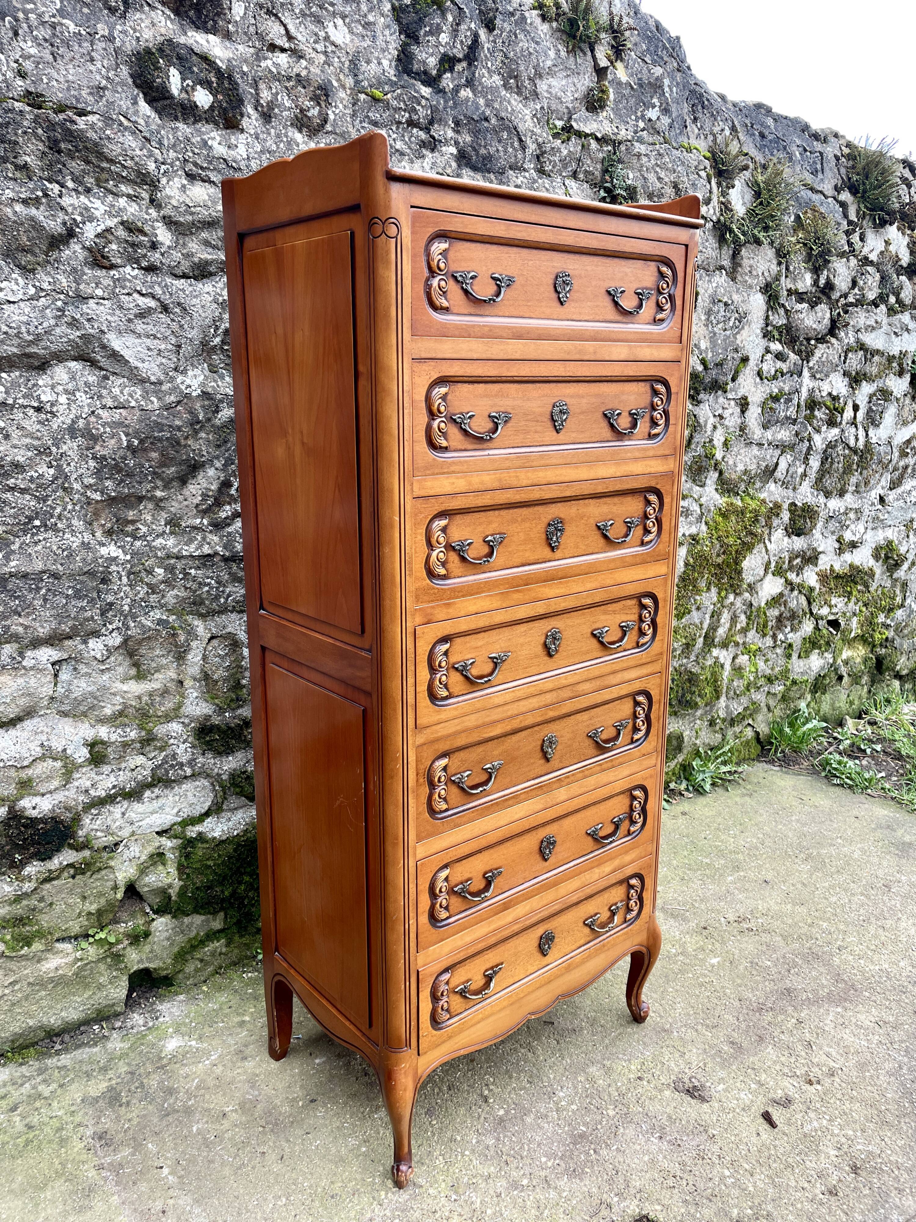 Louis XV style weekly planner