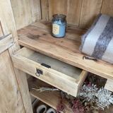 Armoire en sapin massif