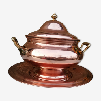 Soup tureen