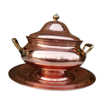 Soup tureen