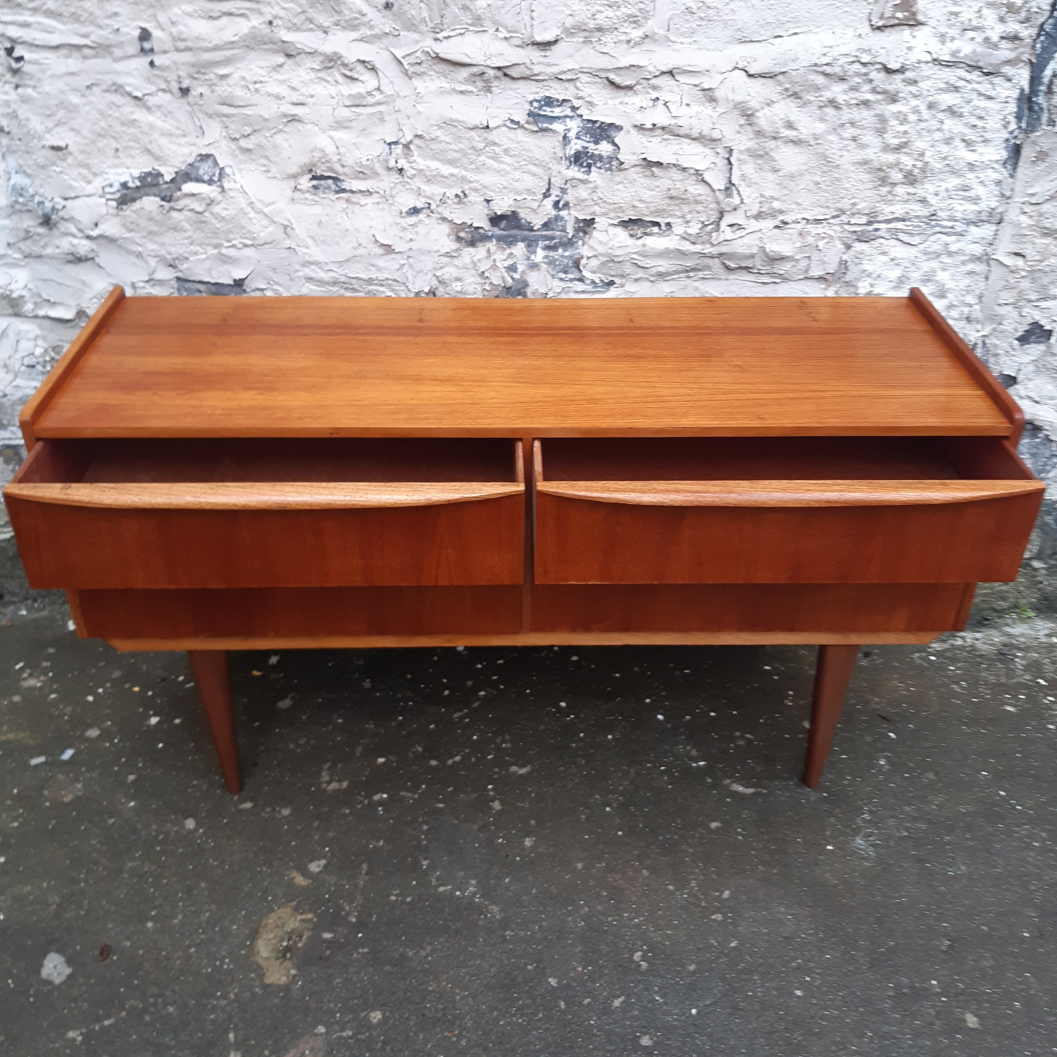 Mid century chest of drawers
