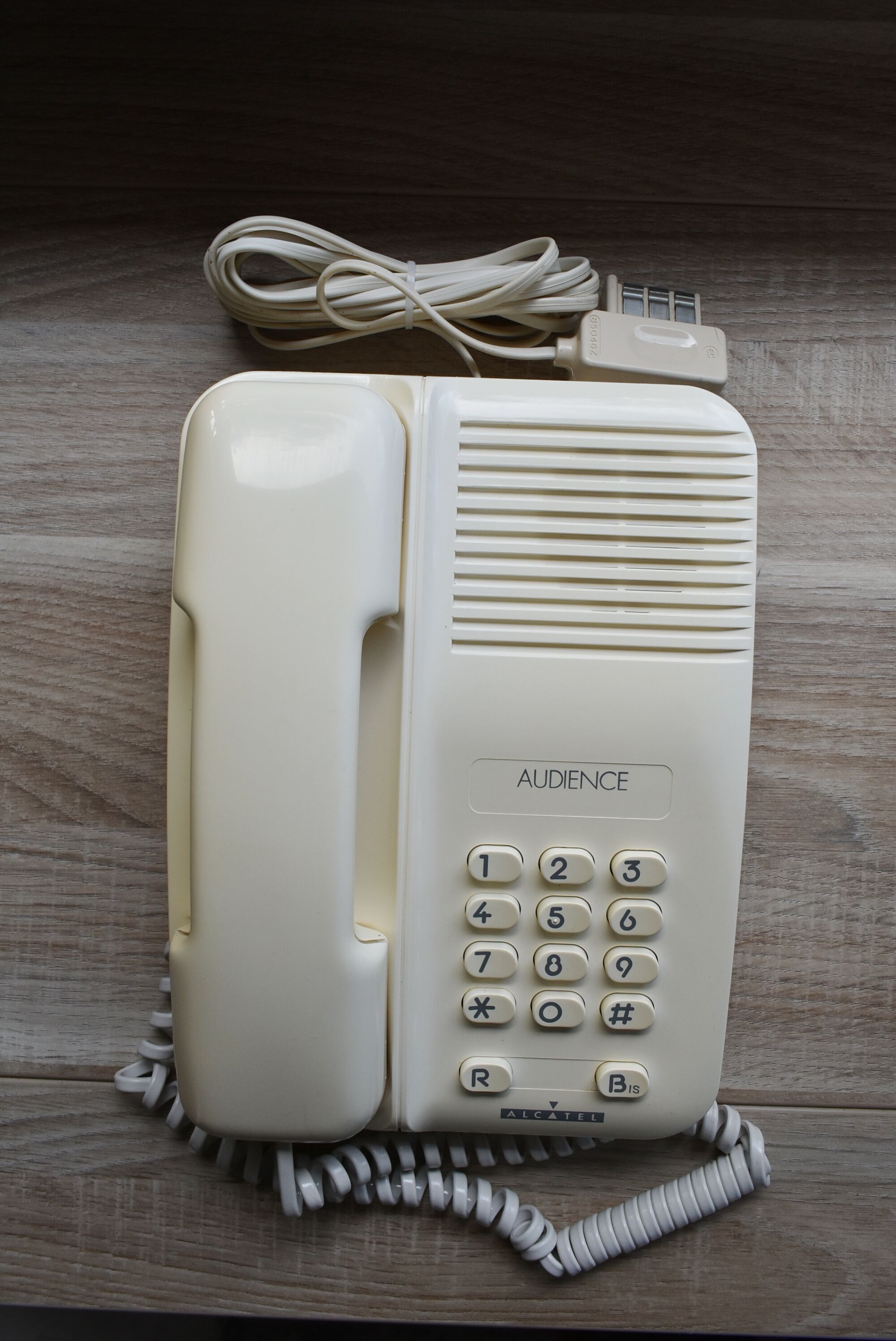 Ancien téléphone fixe vintage Alcatel Audience beige
