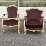 Louis XV cabriolet armchair in solid wood, beige and velvet fabric.