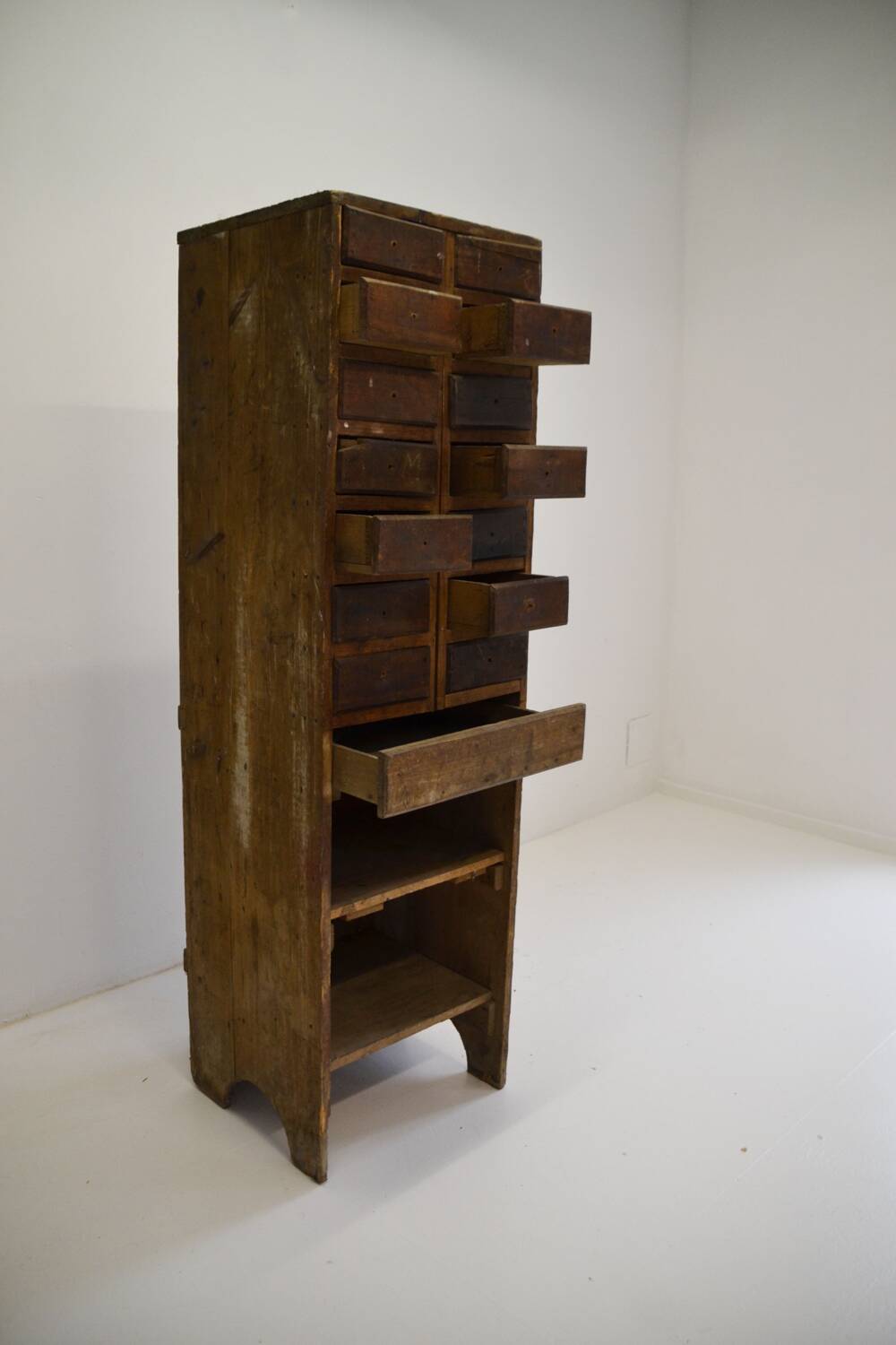 Workshop or craft furniture with drawers