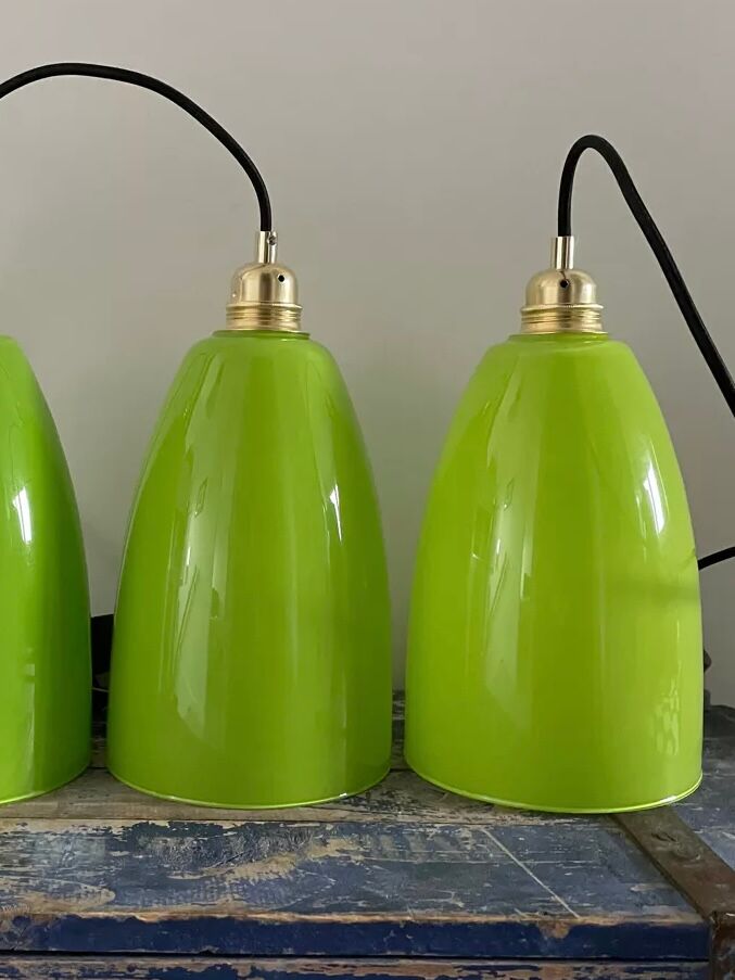 Set of four new electrified green opaline suspensions