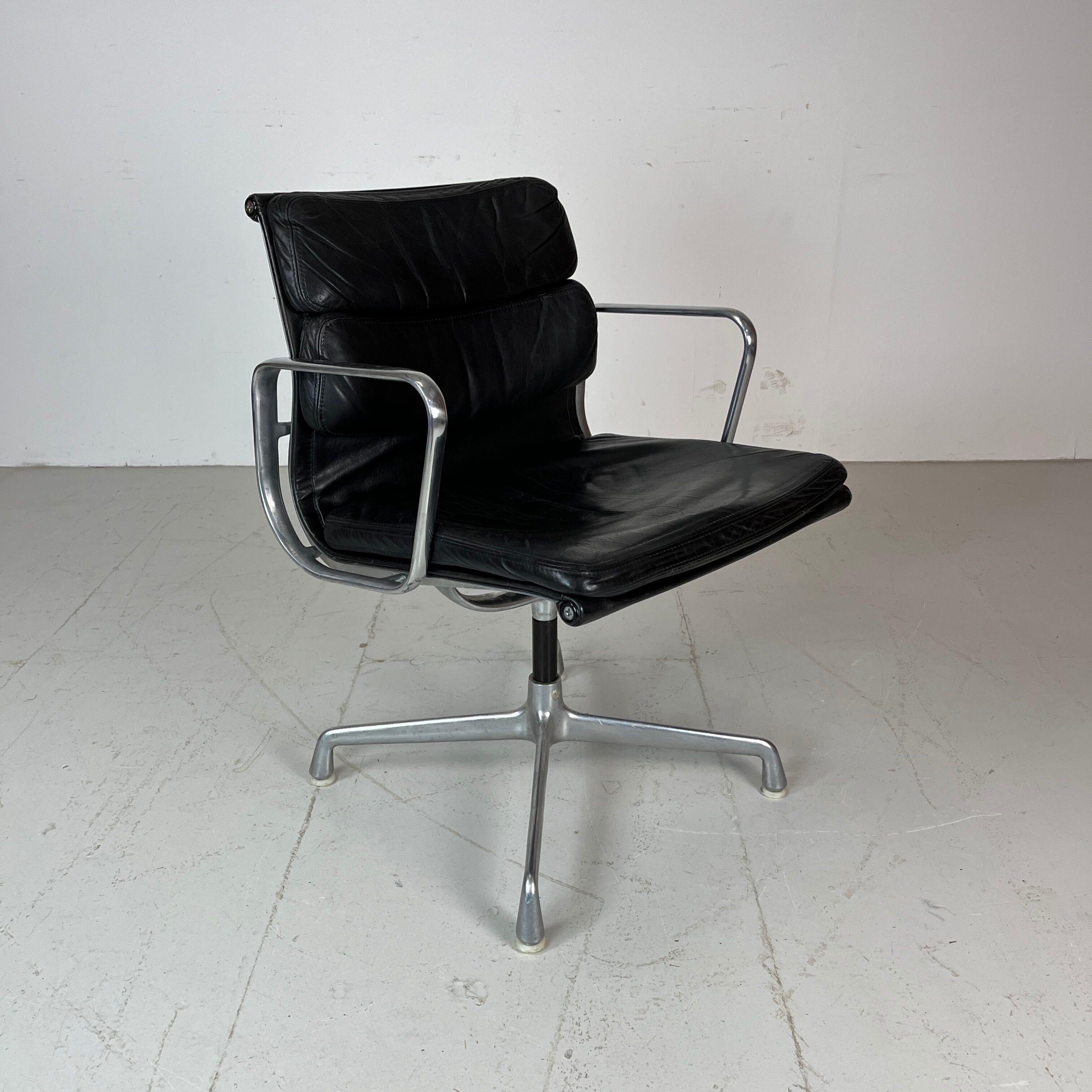 Soft Pad chair by Charles & Ray Eames Herman Miller edition