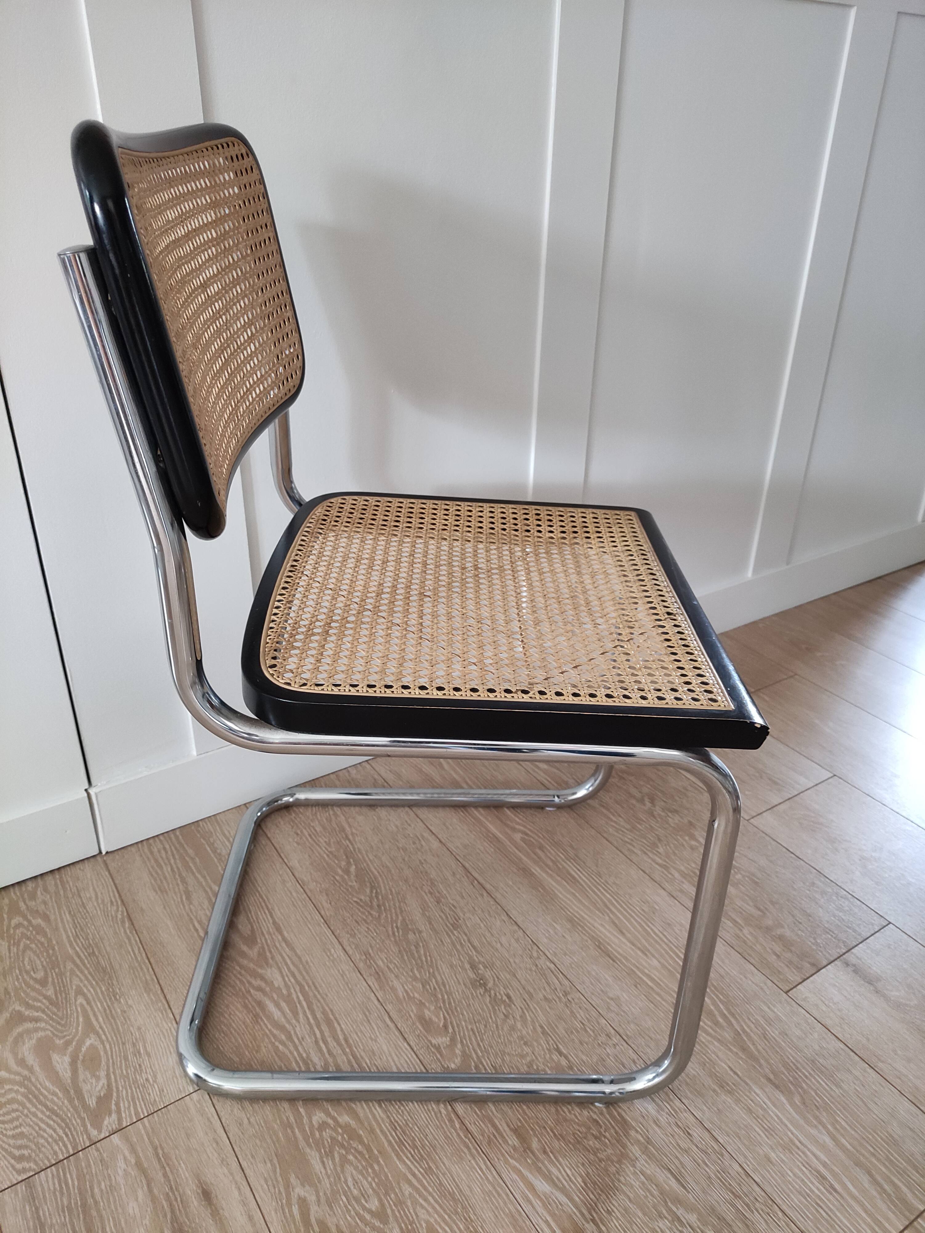 Chaise cannée modèle B32 de Marcel Breuer