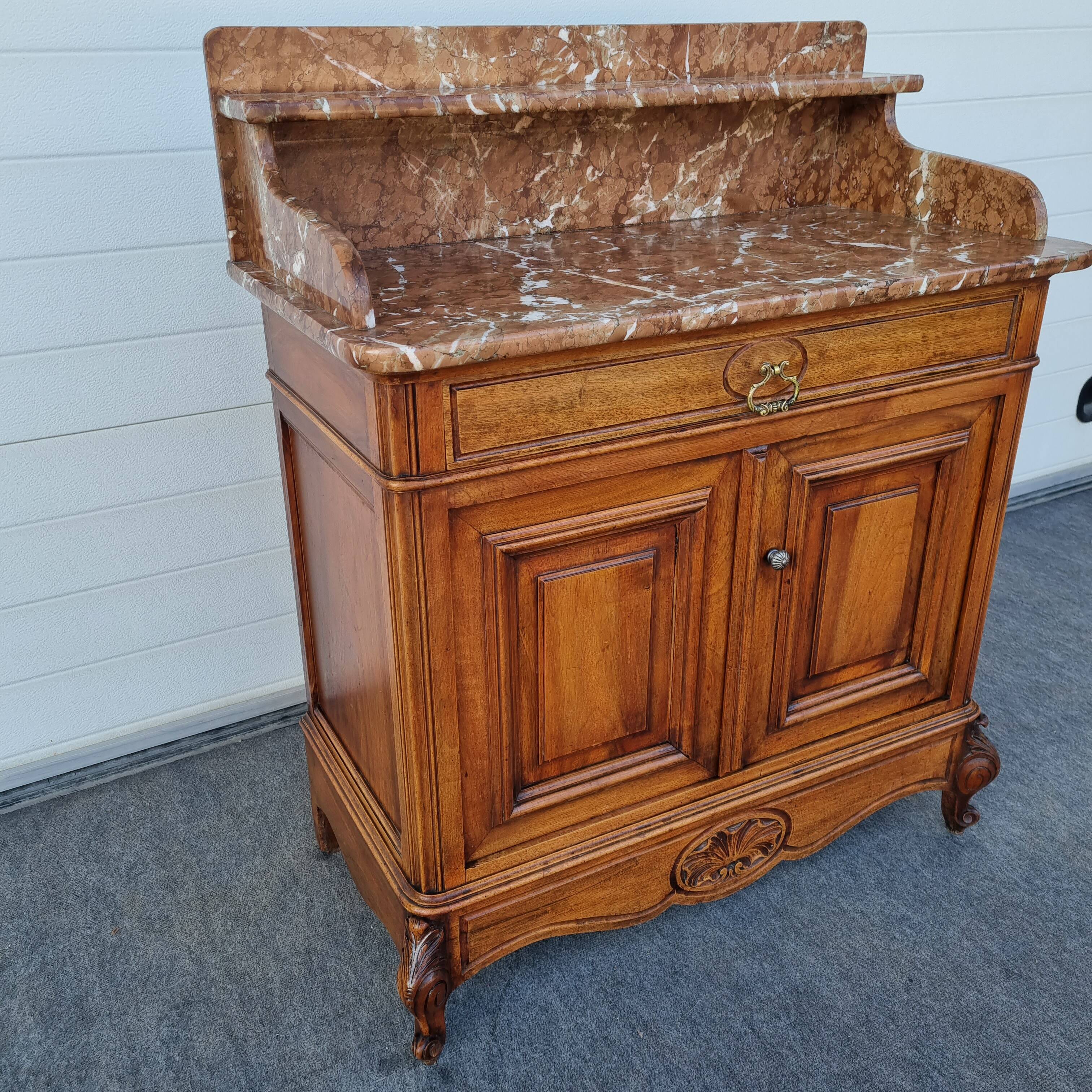 Meuble de toilette années 1920