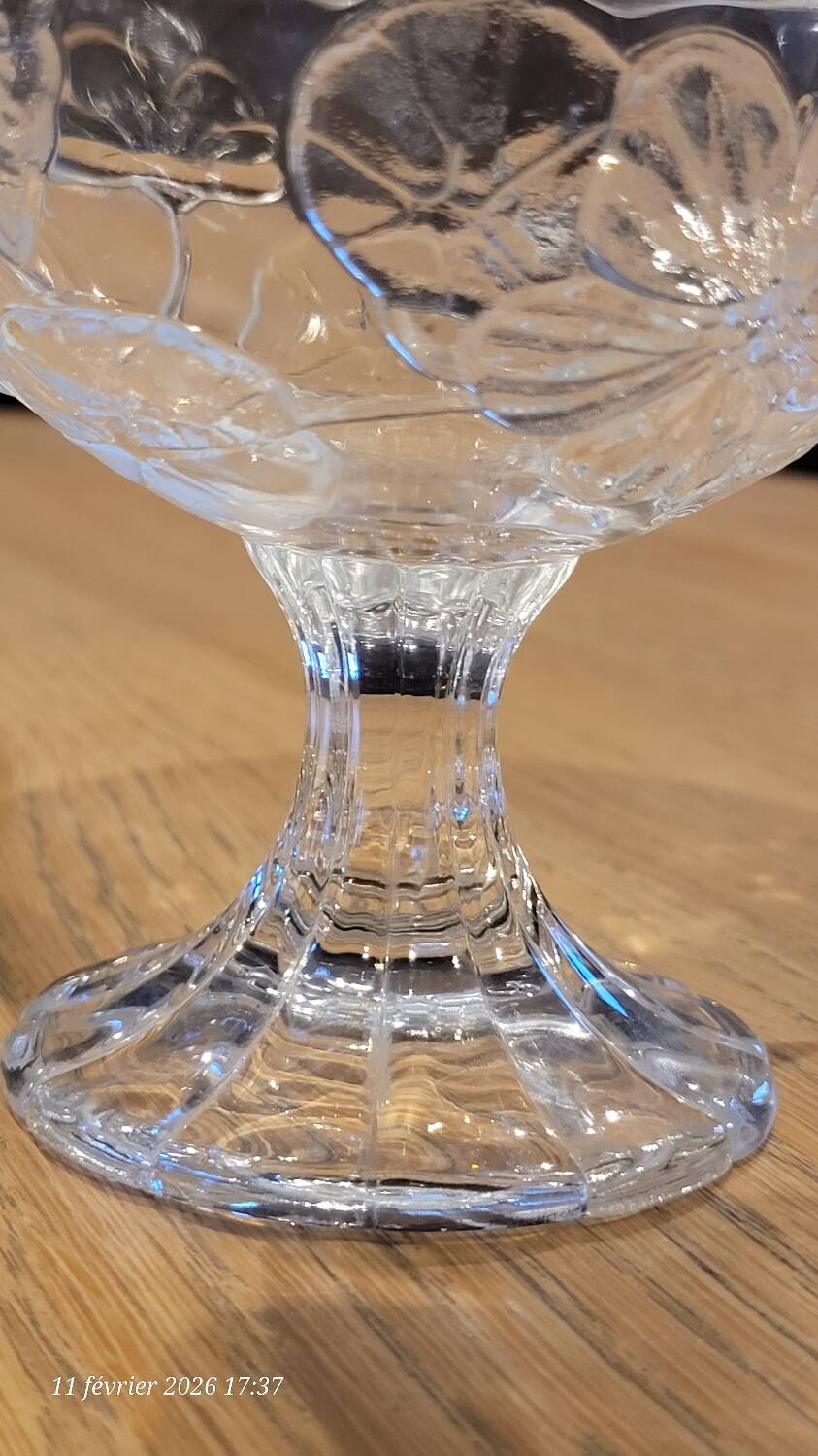 Pressed glass bonbonnière