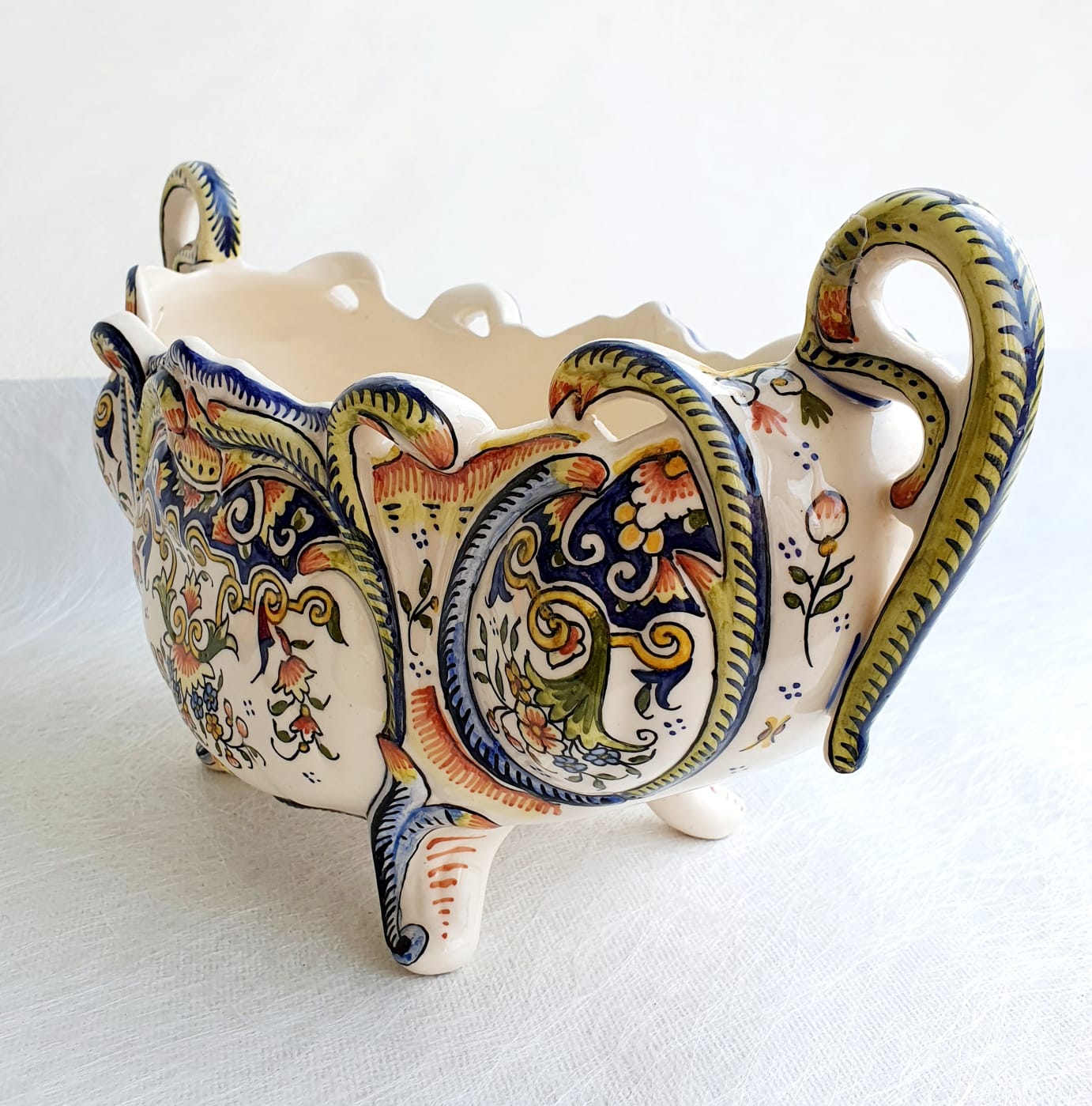 Gardener in Rouen earthenware