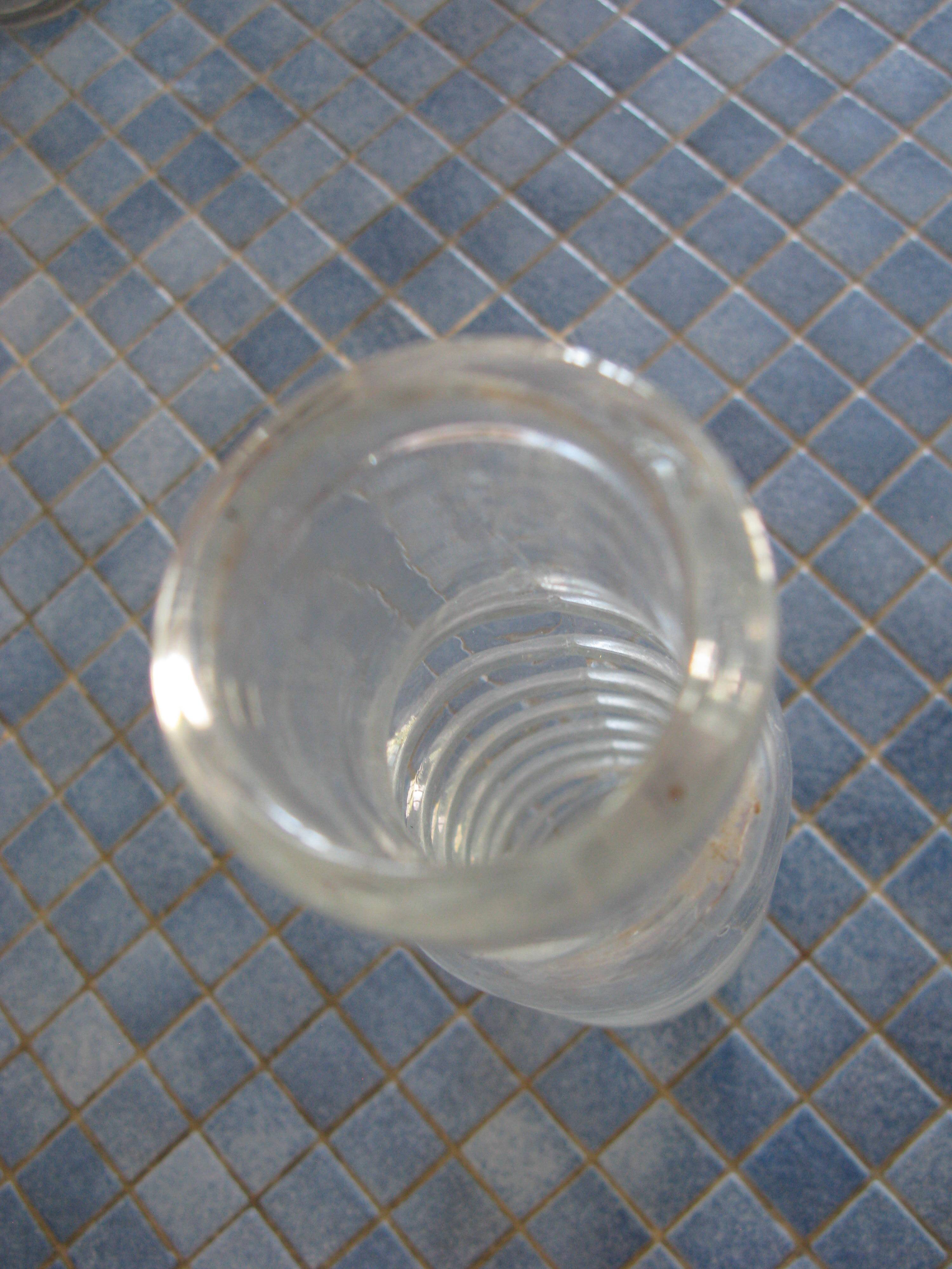 Lot de 4 carafes en verre blanc