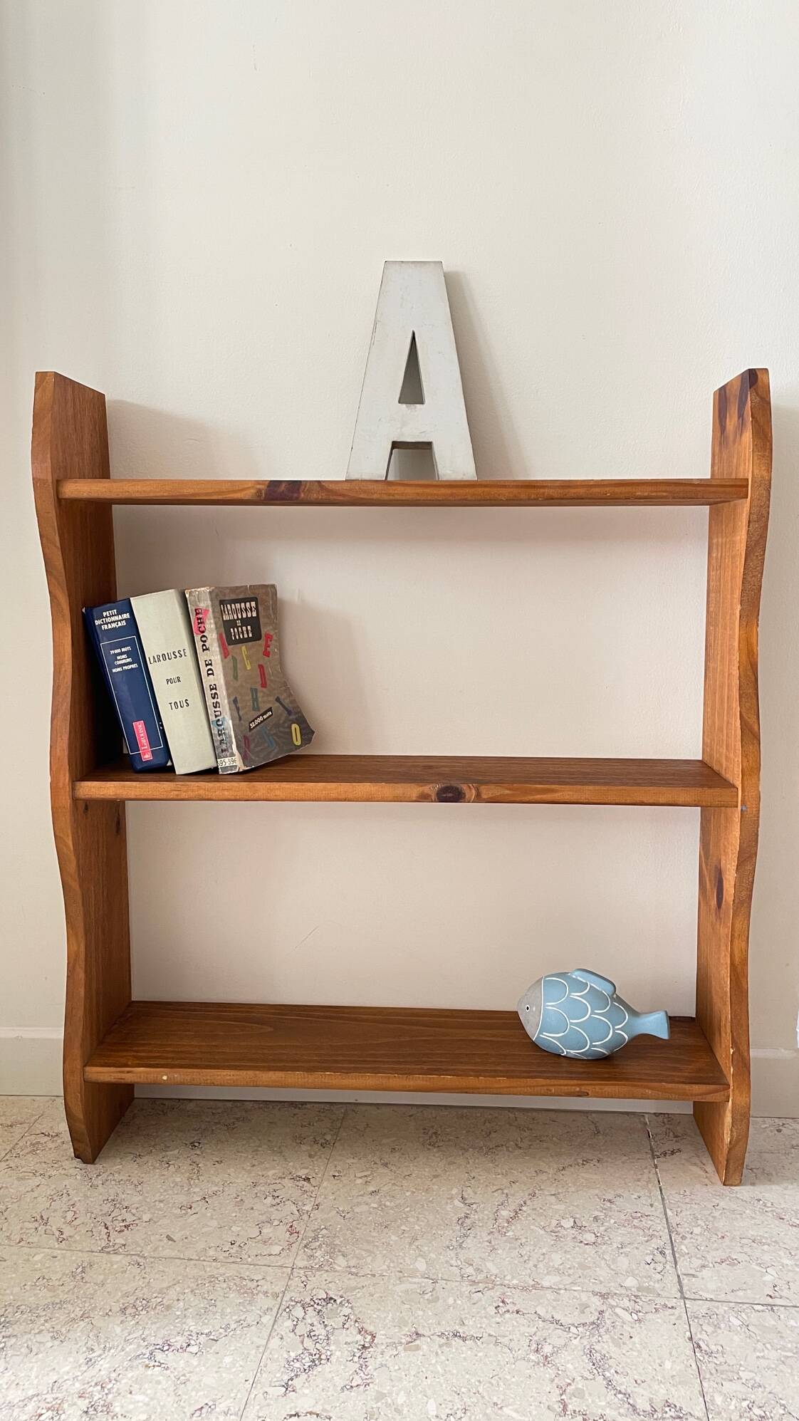 Shelf to stand or hang with 3 vintage wood trays