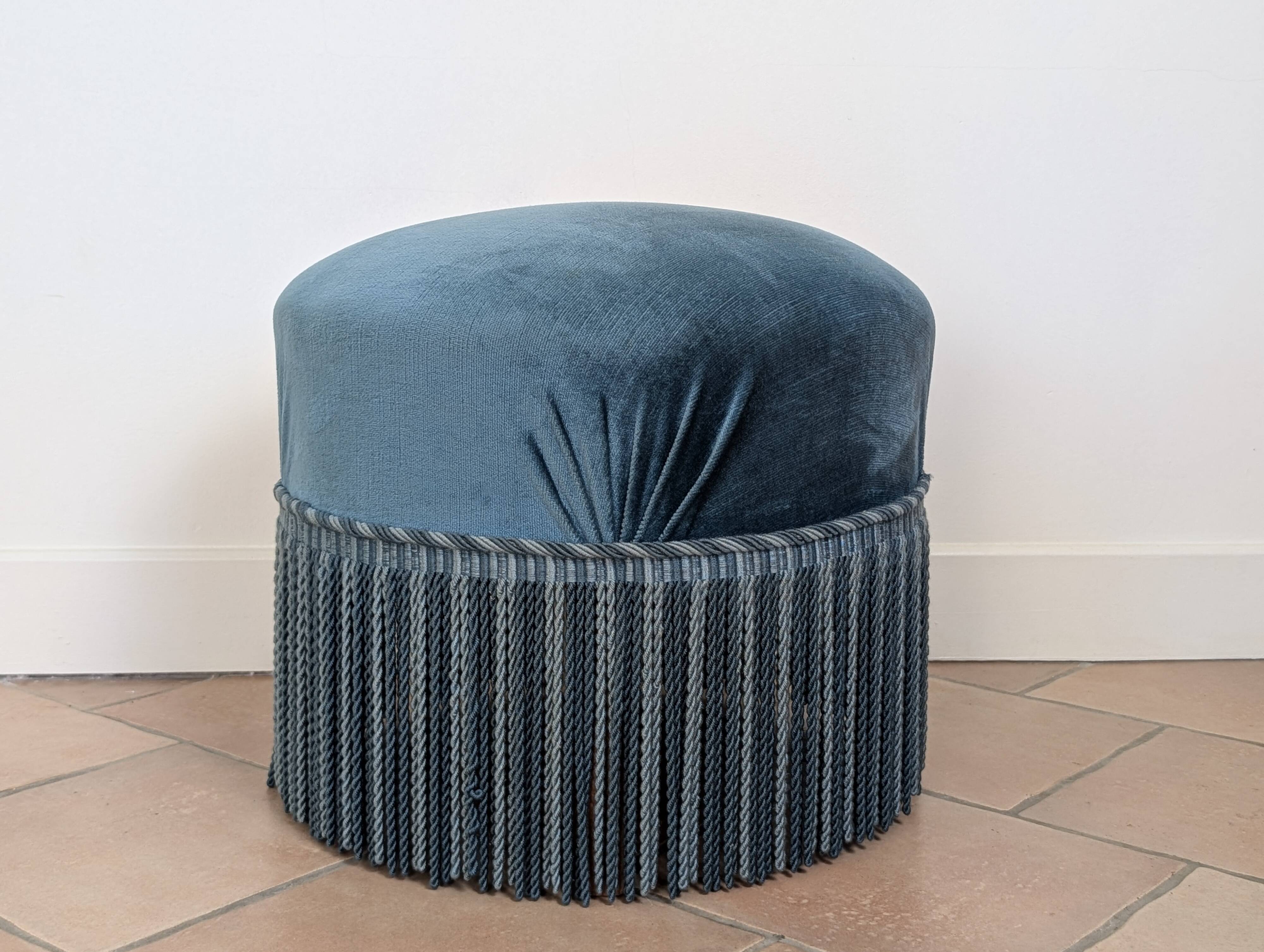Frog chairs and pouffe