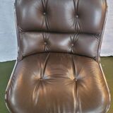 Charles Pollock armchair from the 80s – Leather, metal, plastic.