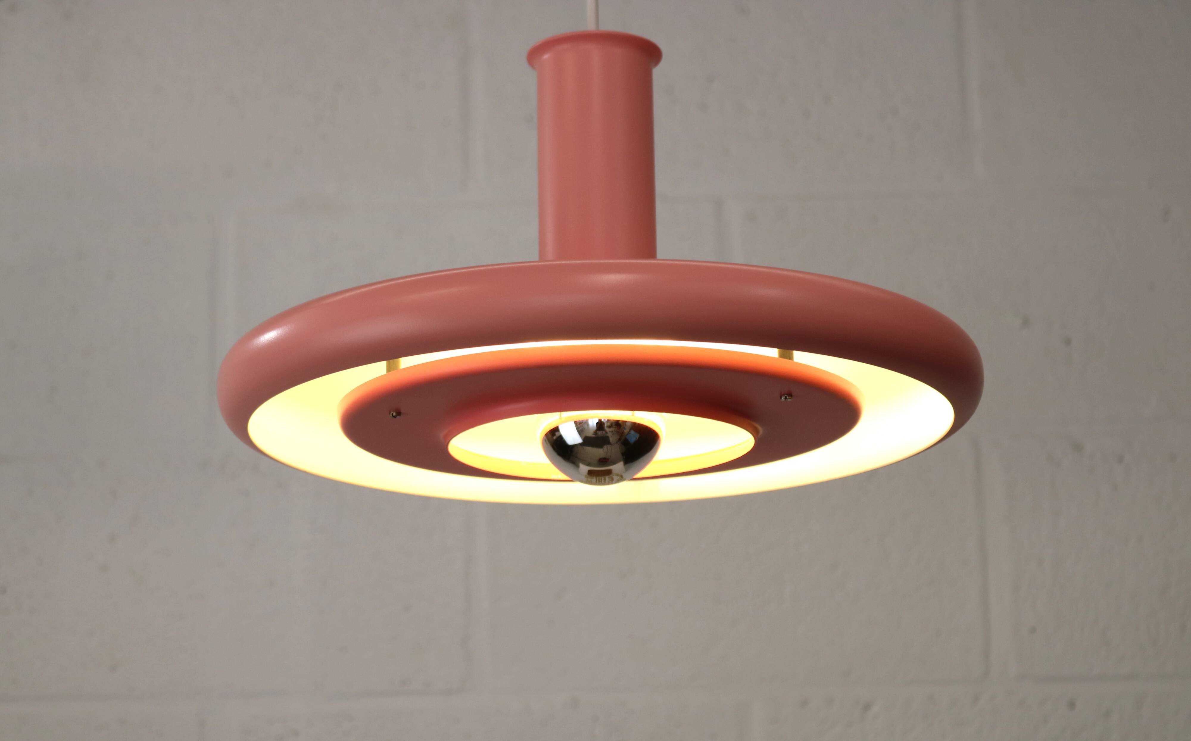 Amazing Fog & Morup 35 cm hanglamp - model Optima in pink color - designed