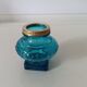 Encrier ancien en verre turquoise et laiton