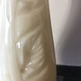 Vase in unbleached white marble with engraved flowers
