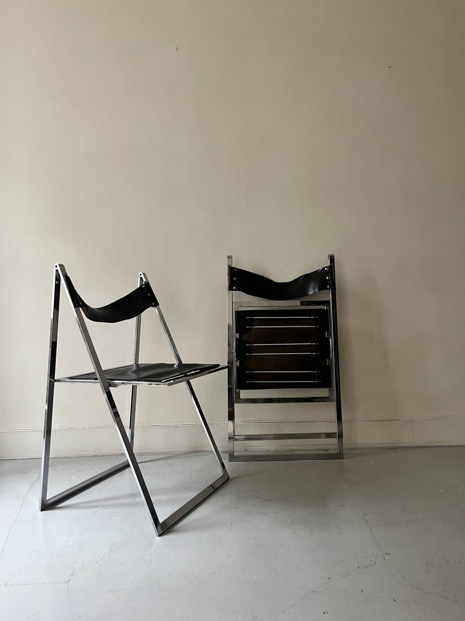 Set of 2 folding chairs in leather and chrome model Elios by Fontini & Geraci, Italy 1970