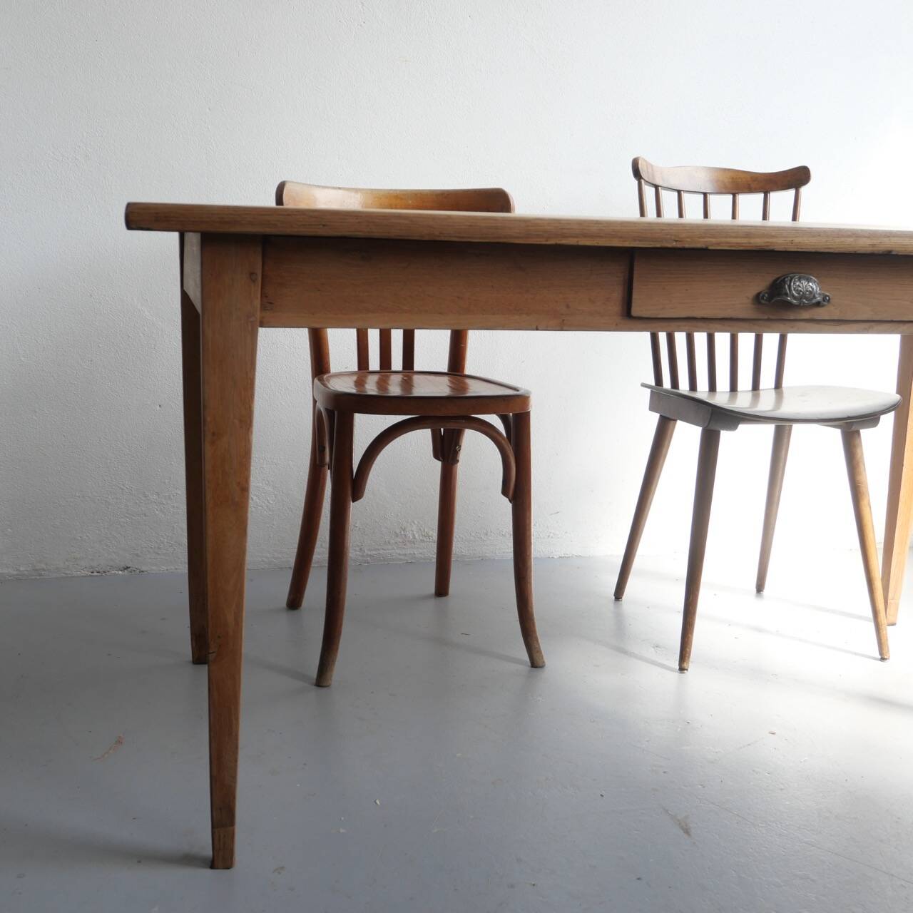 Table de ferme rénovée