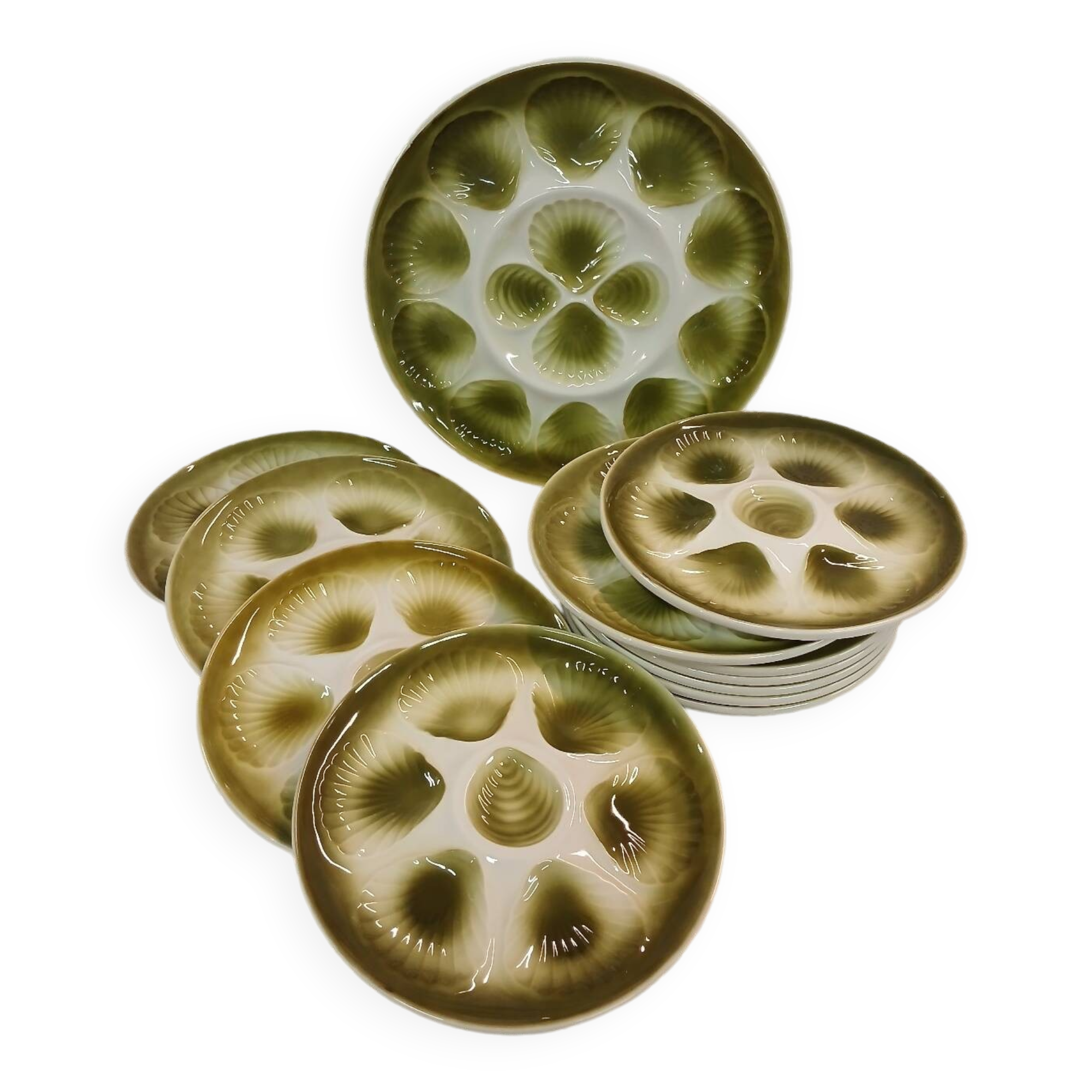 11 oyster plates + 1 Orchies Moulin des Loups dish