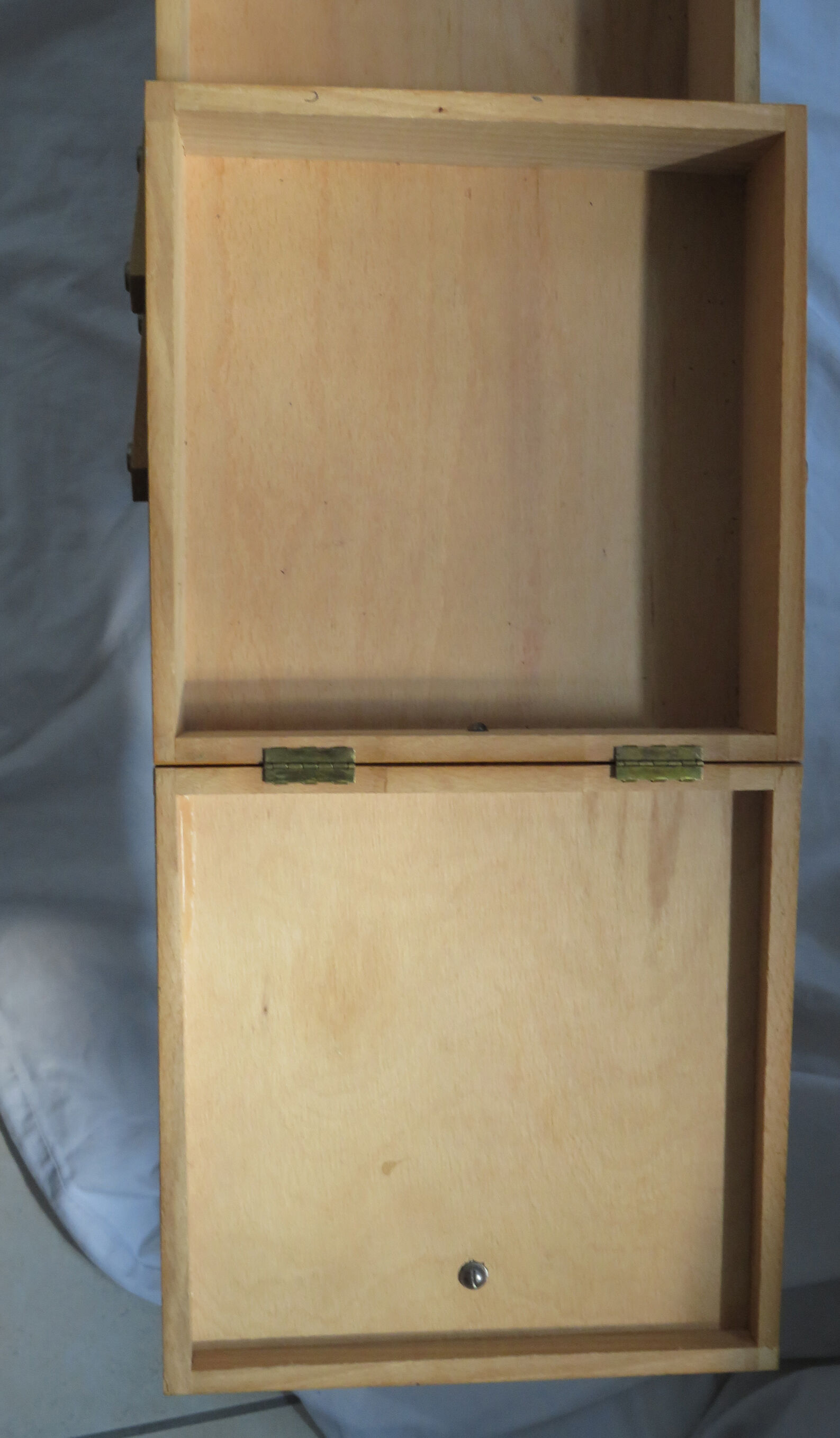 Tripod light wood worker