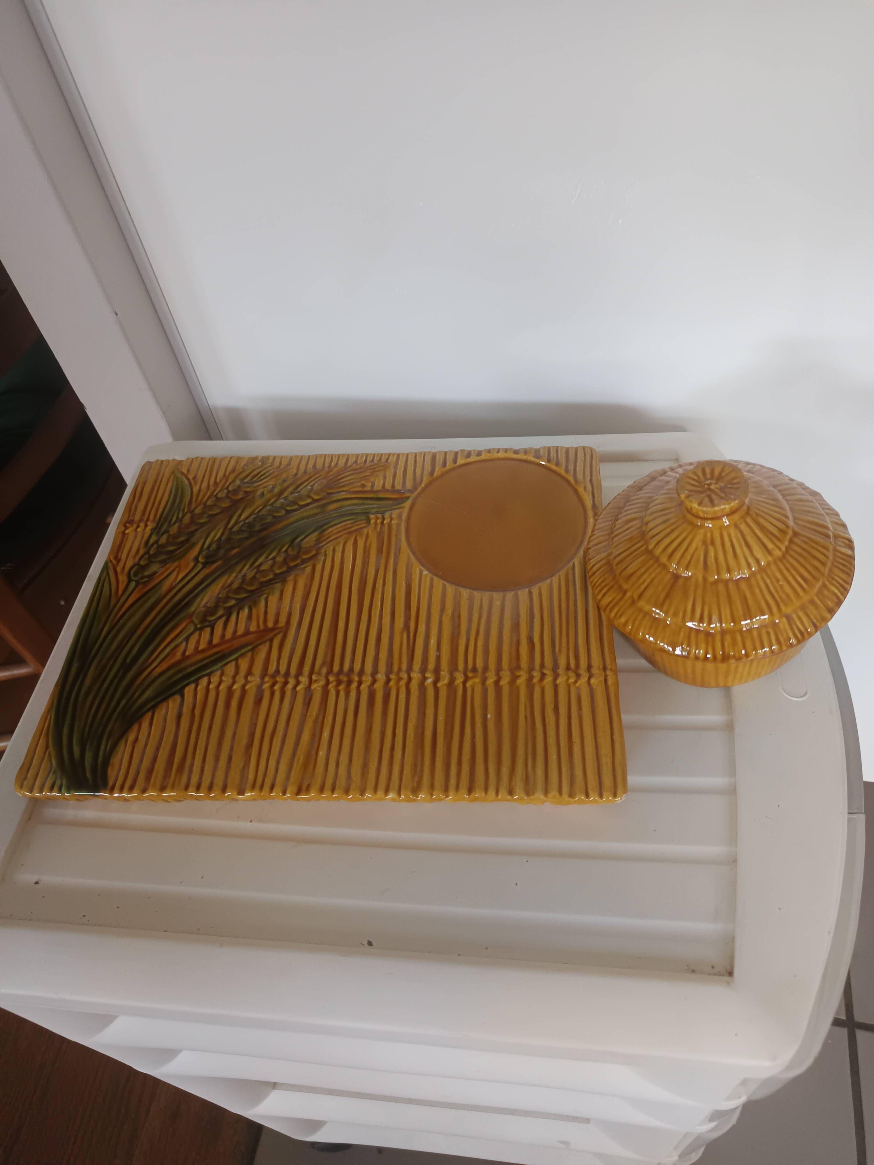 Cheese platter Vallauris with bell – wheat ear decoration