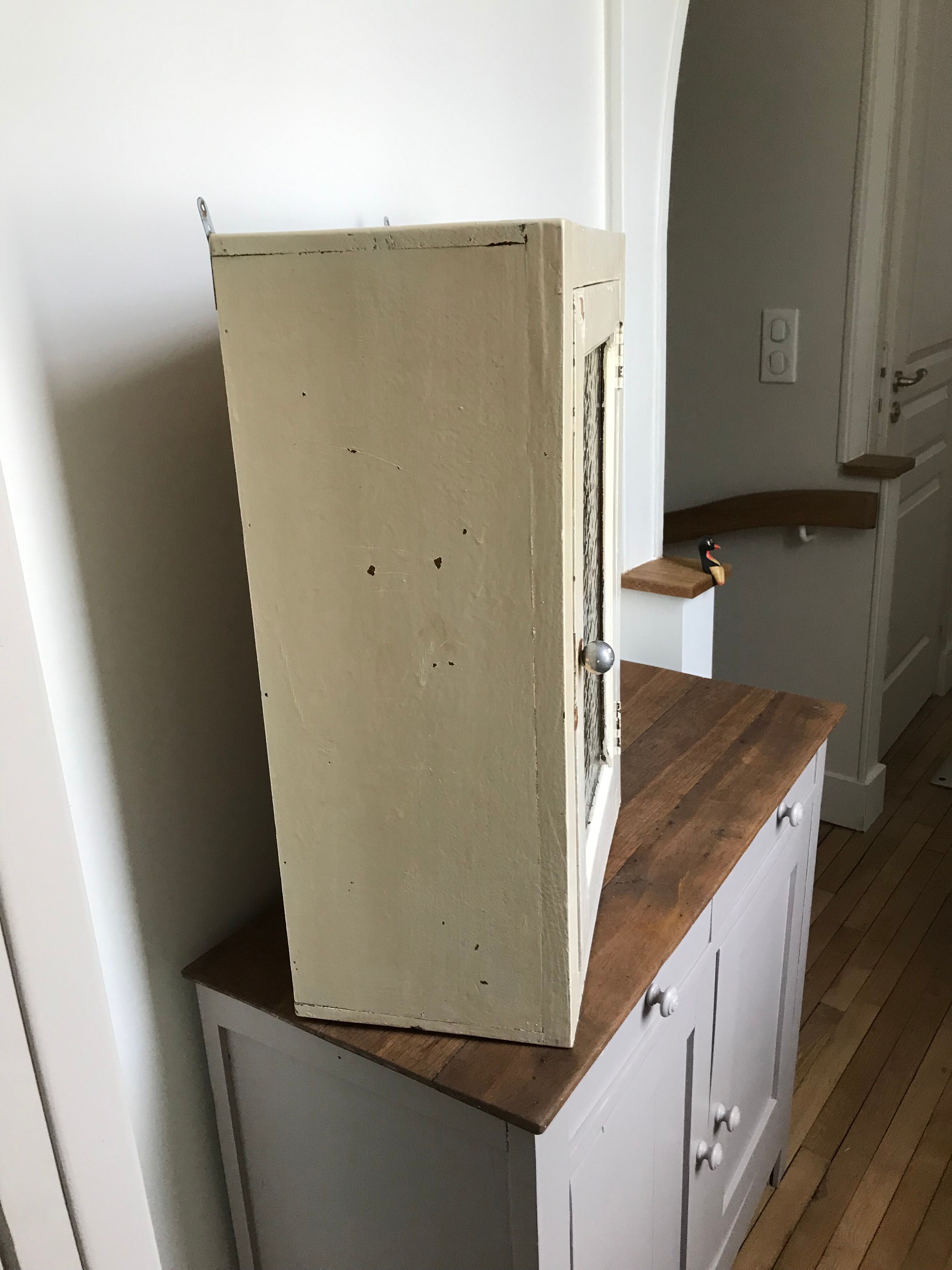 Armoire à pharmacie vitrine