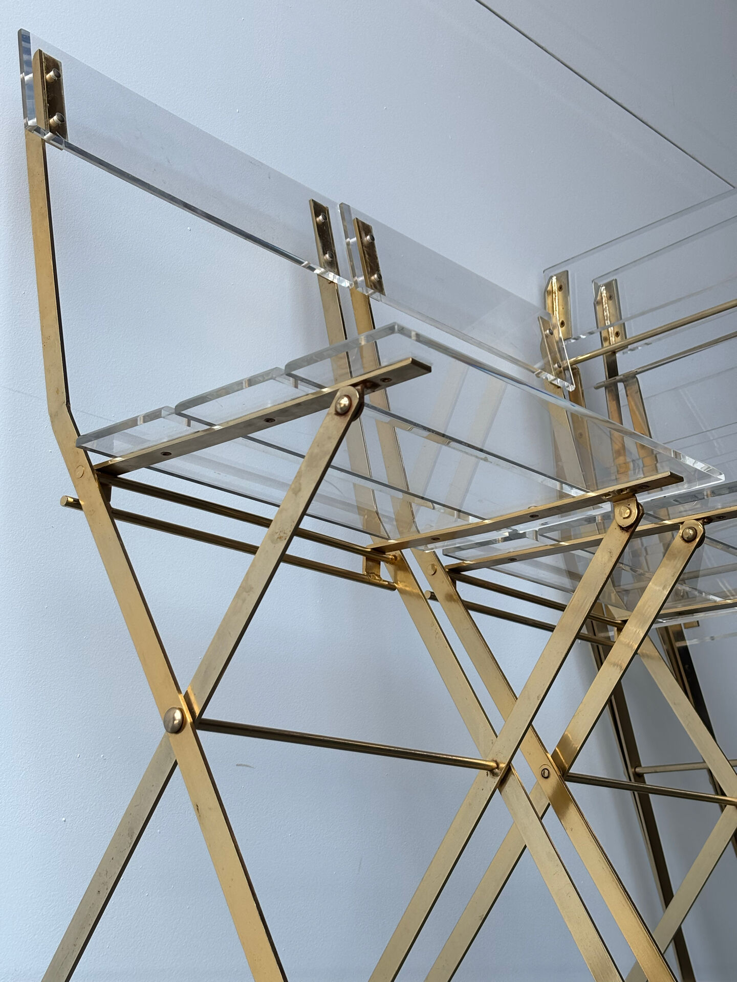 4 chaises pliantes « les invisibles » pour Marais international 1970