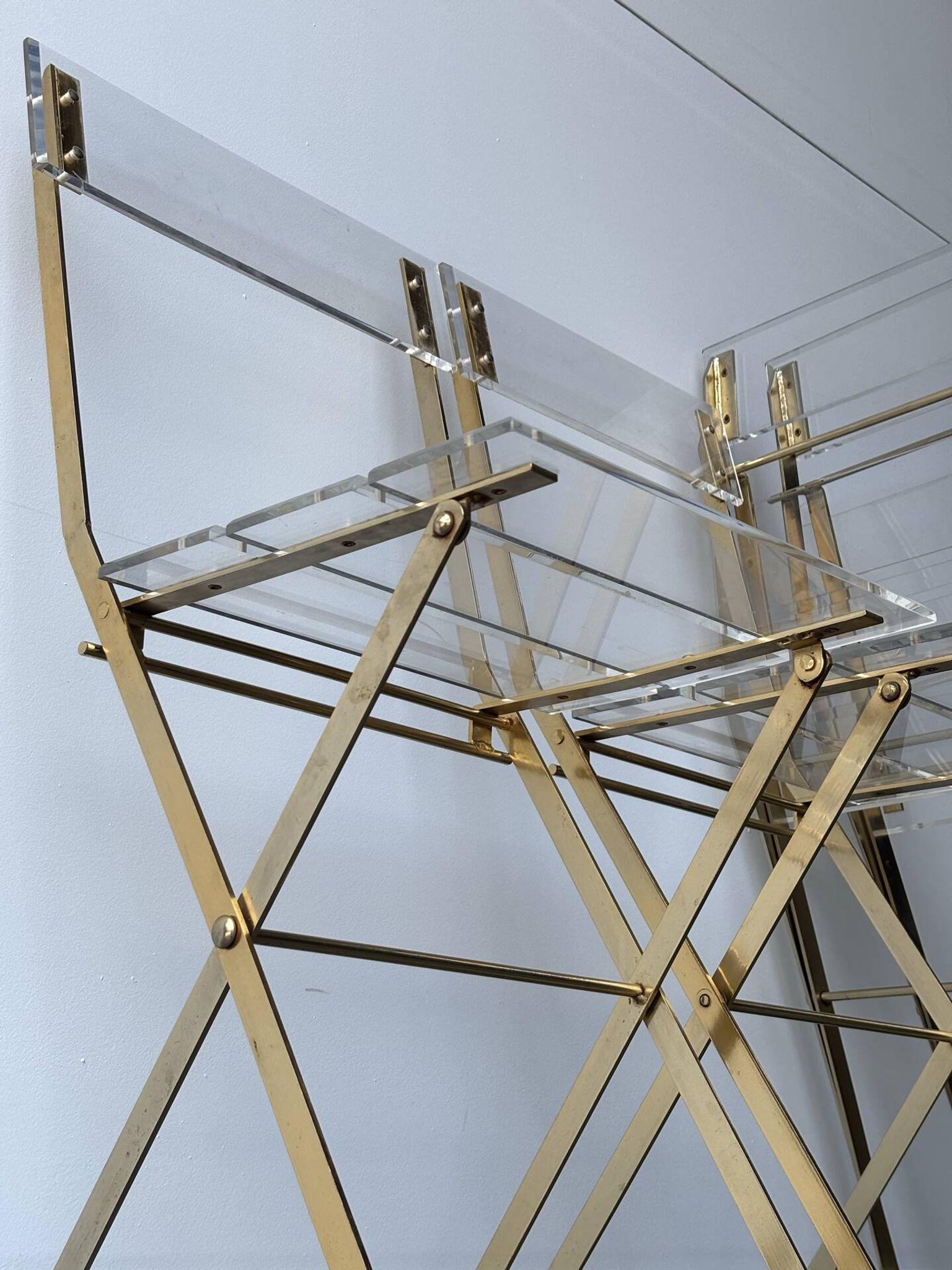 4 chaises pliantes « les invisibles » pour Marais international 1970