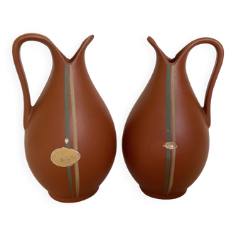 Pair of terra cotta vases Sawa foreign