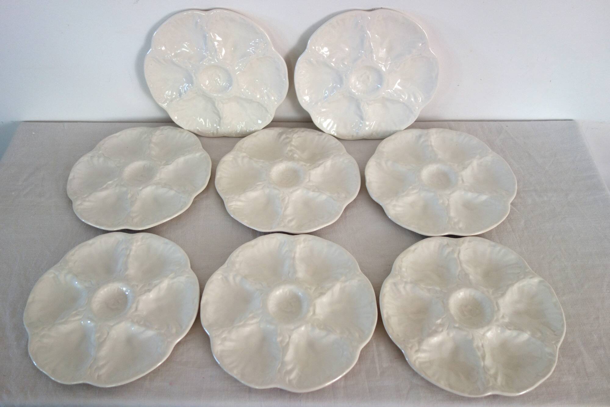 8 vintage Gien ceramic barbotine oyster plates