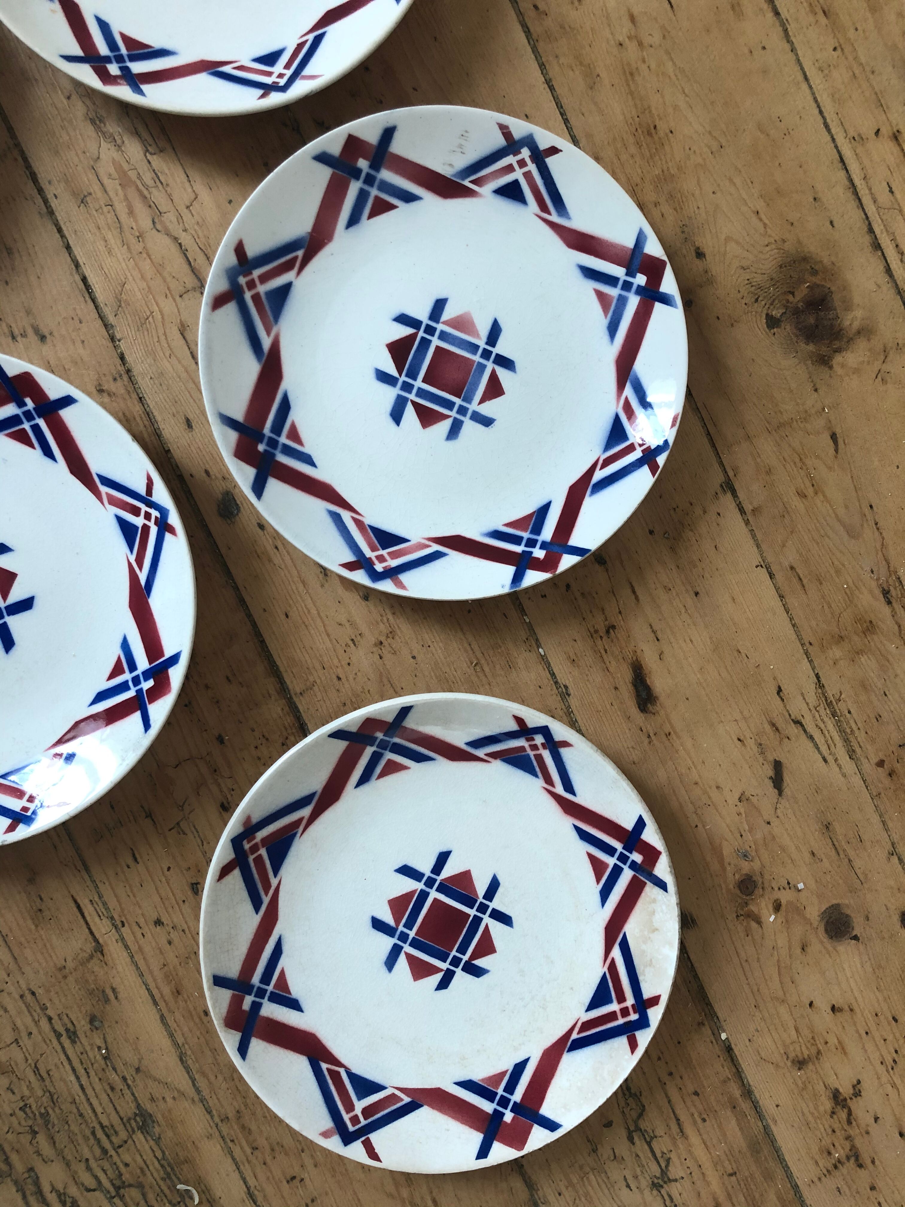 Set of 10 dessert plates in earthenware