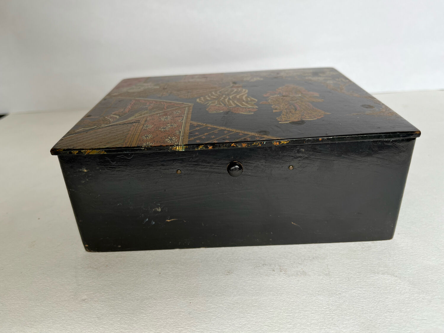 Chinese lacquer jewelry box