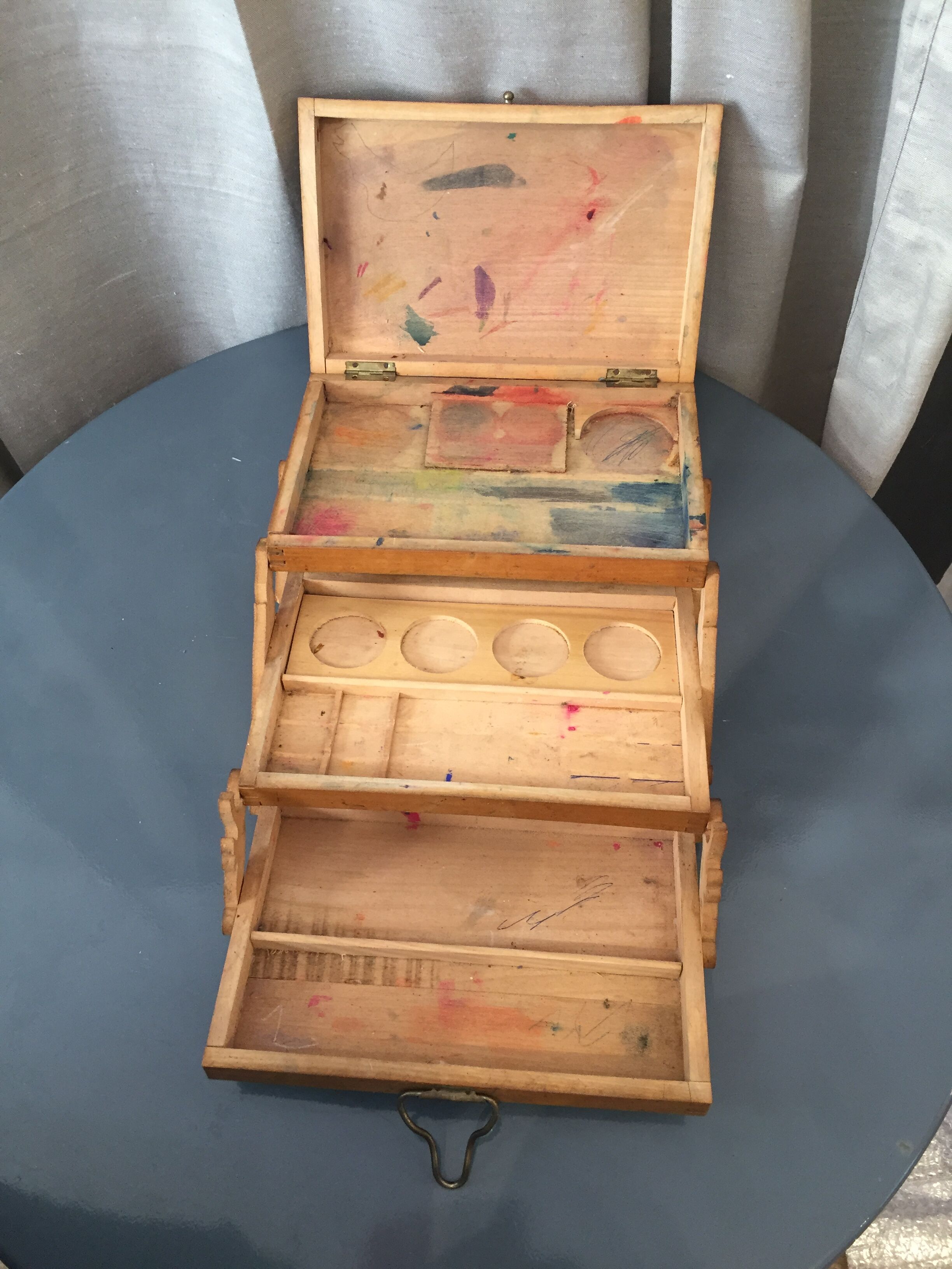 Wooden paint box 3 storage lockers