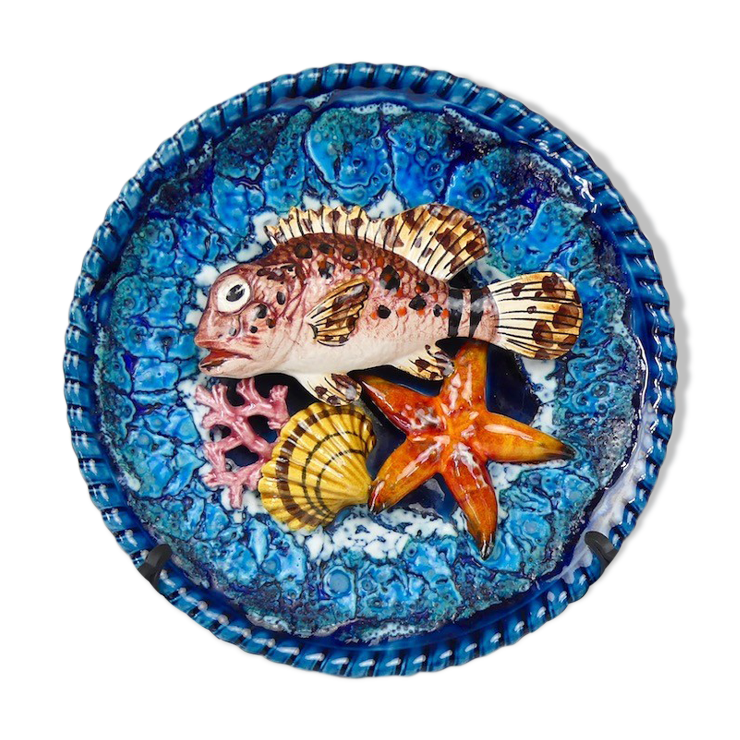Provençal plate 1 Trompe l'Oeil 60's in Vallauris Monaco barbotine