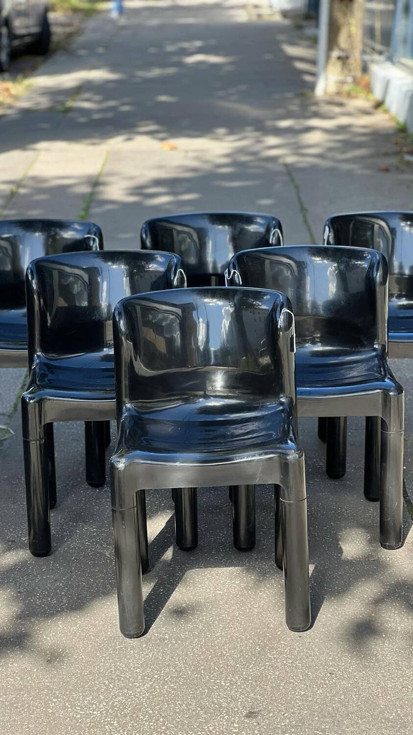 Black Kartell chair model 4875 Carlo Bartoli