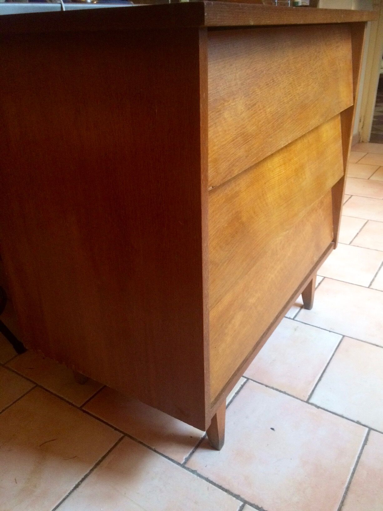 Scandinavian type chest of drawers