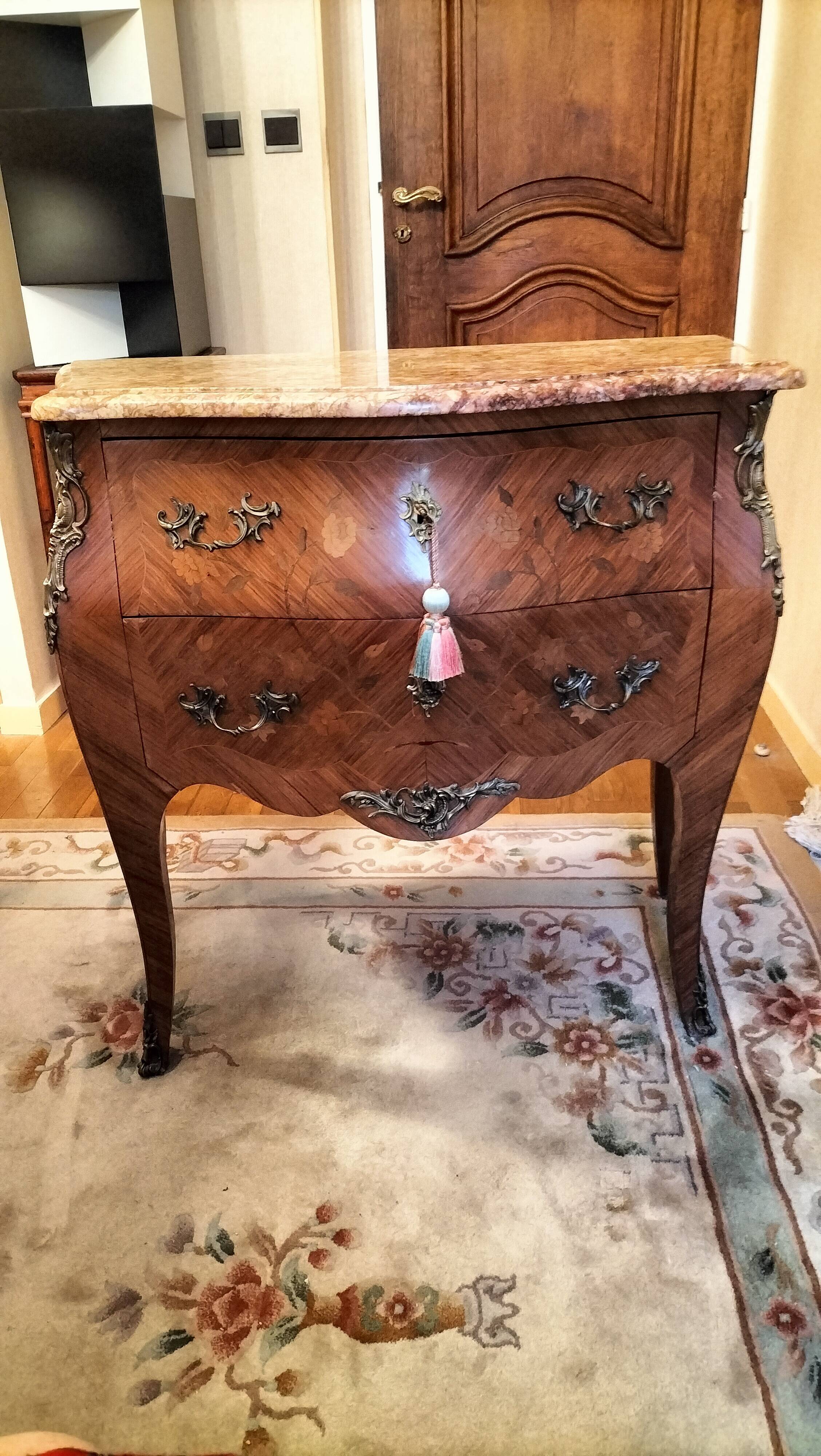 LOUIS XV style chest of drawers
