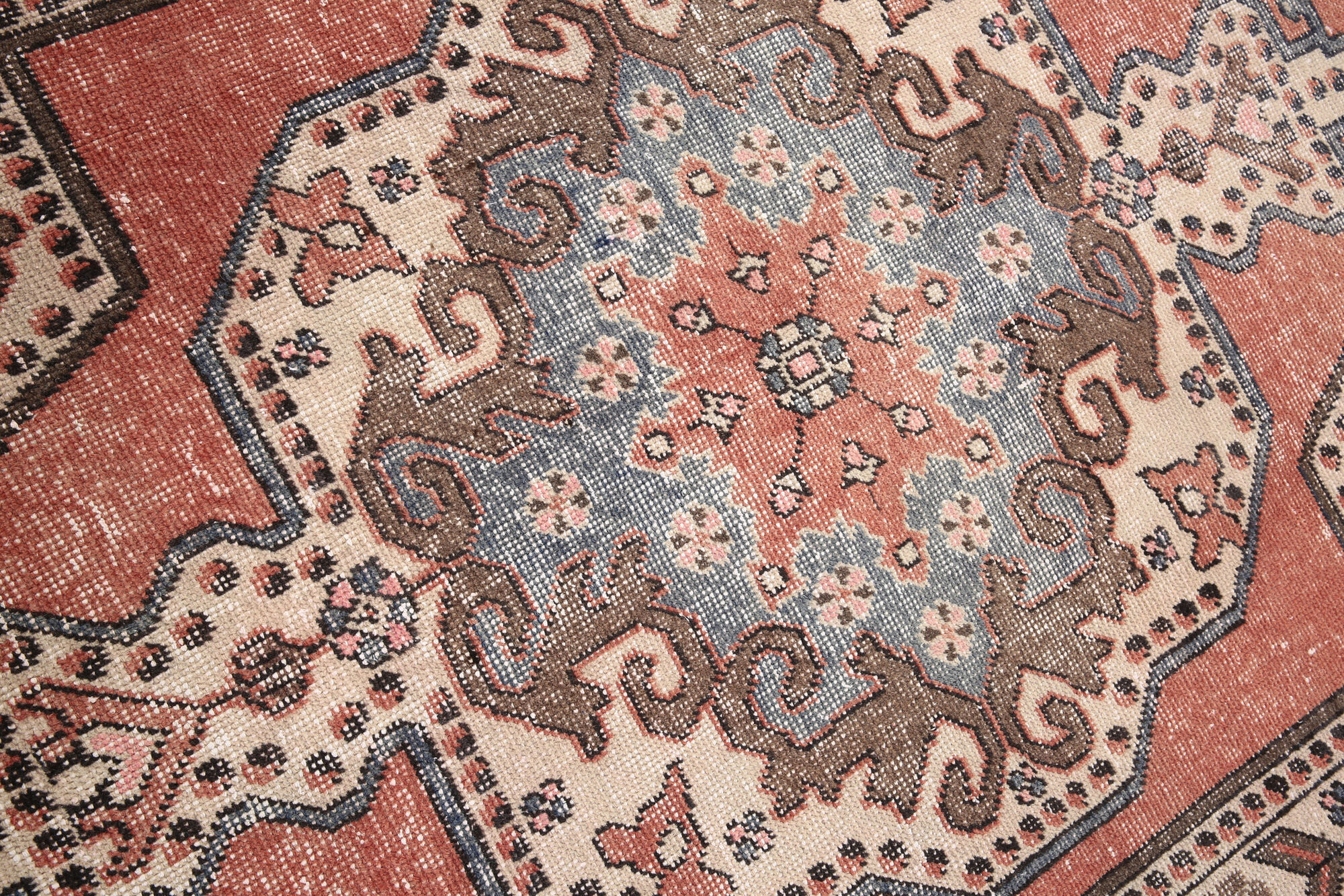 4x7 red & beige vintage rug, 122x207cm