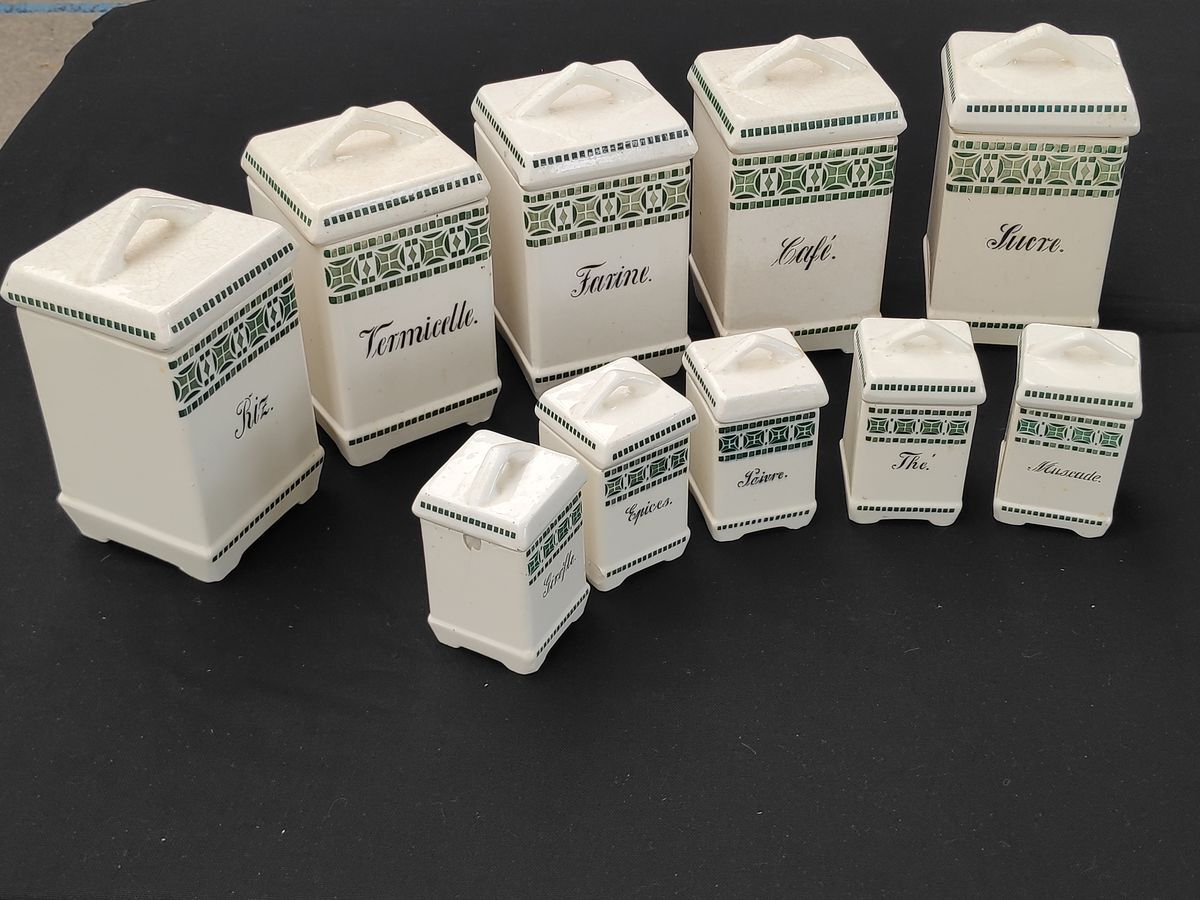 Kitchen pots in earthenware