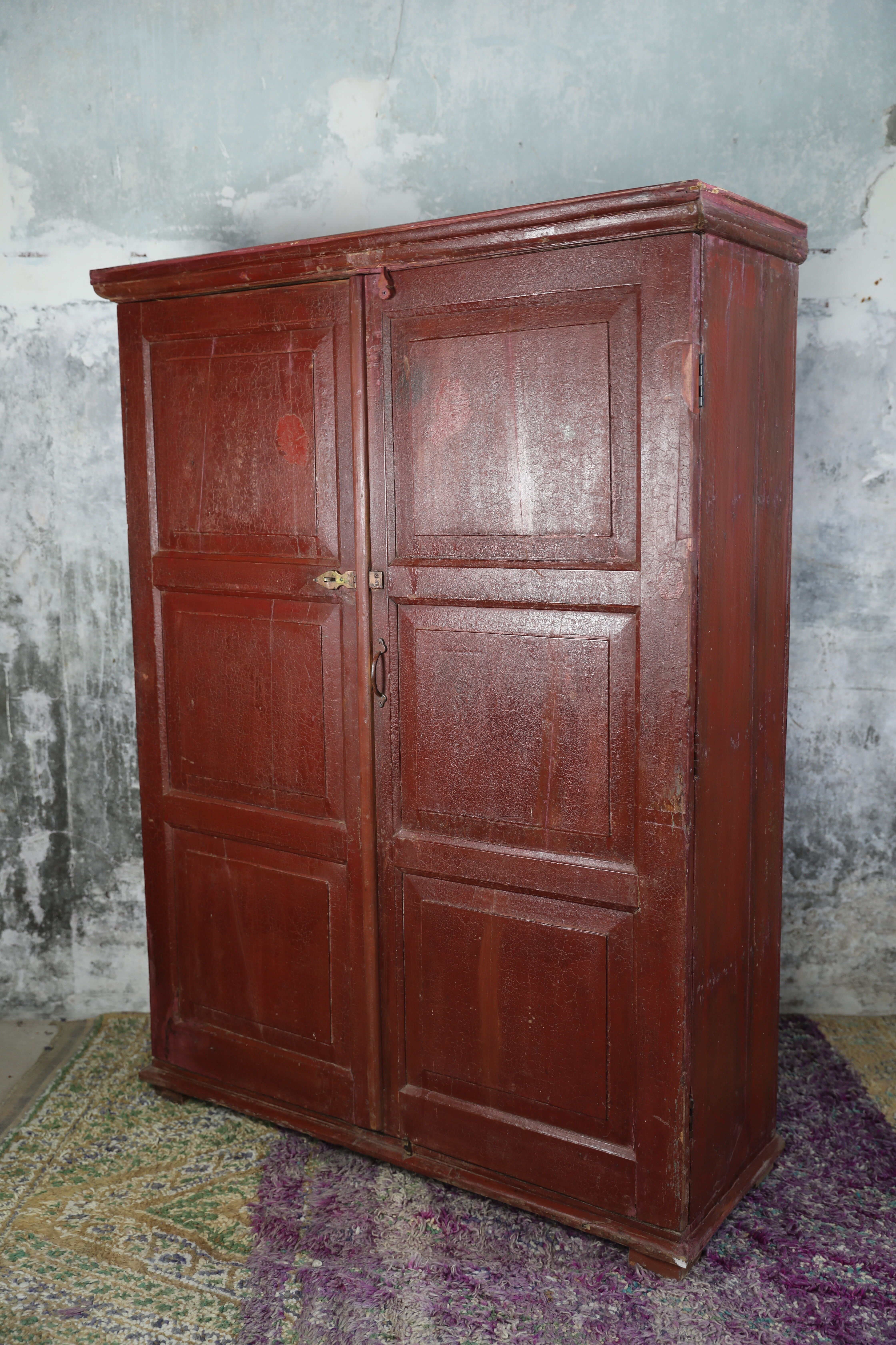 Large Indian wooden wardrobe with 2 doors and 4 shelves, raw wood interior