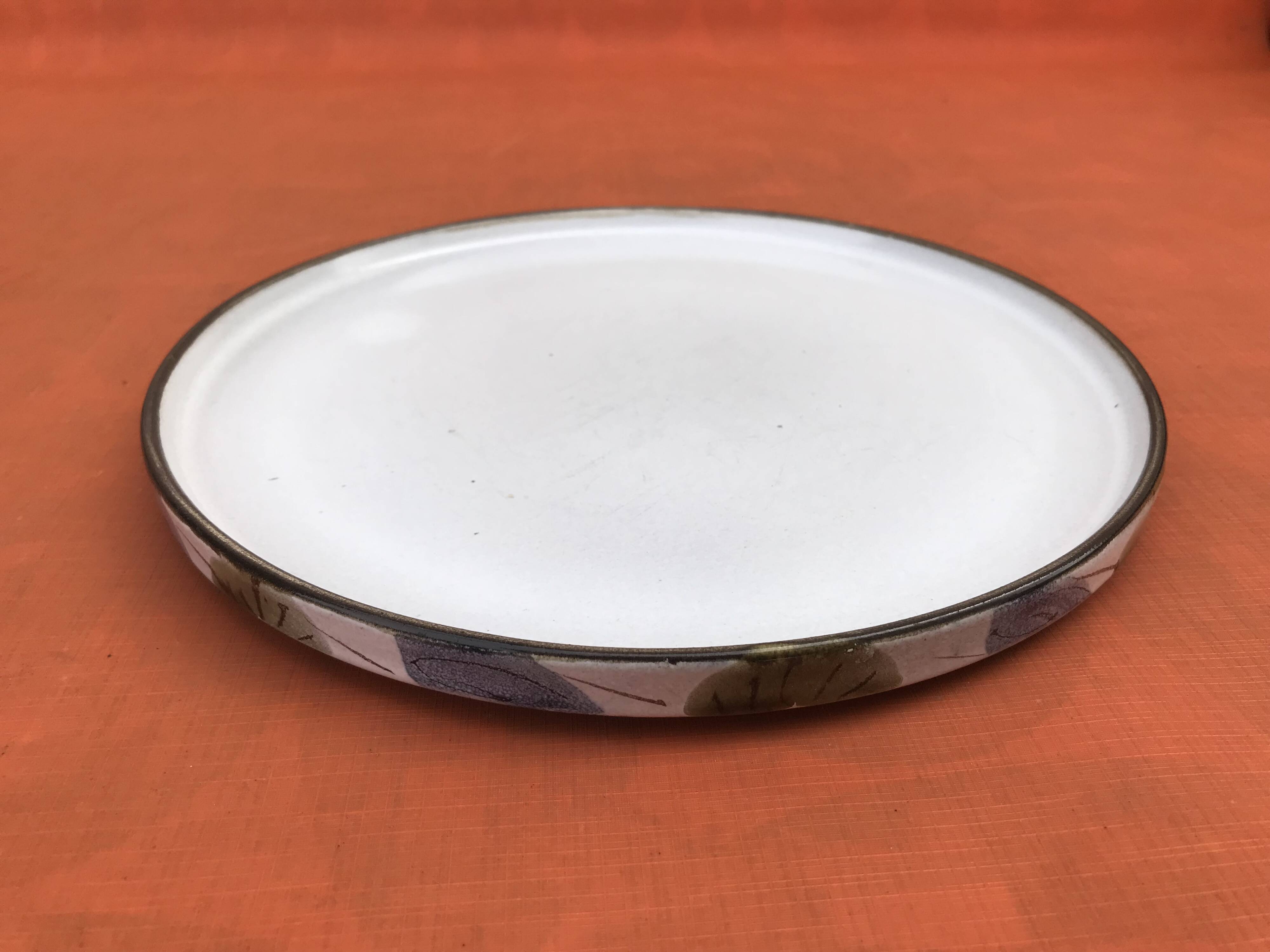 4 Niderviller earthenware dinner plates from the "Prunes" collection