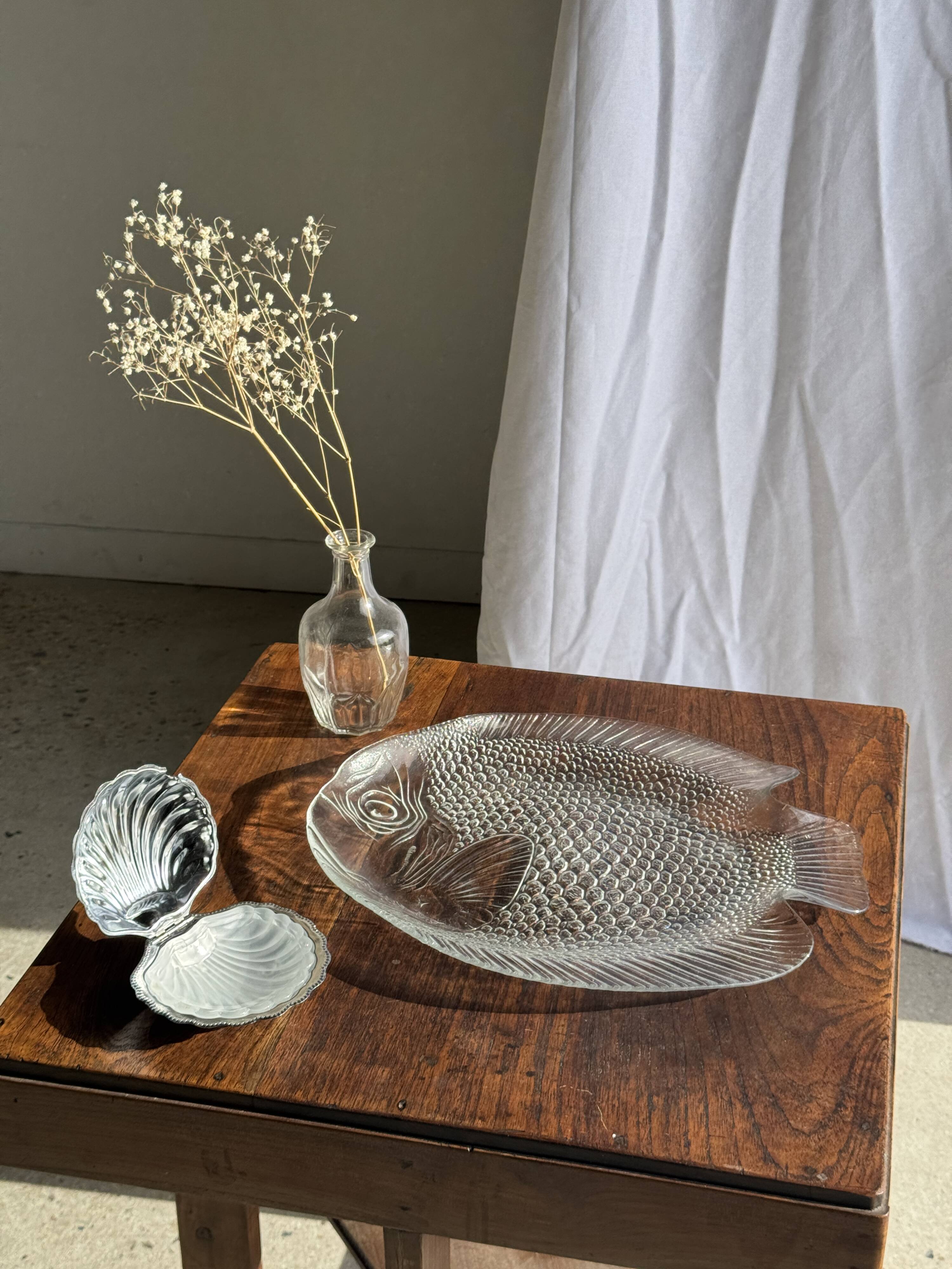 Large fish plate transparent glass Arcoroc vintage L38.5