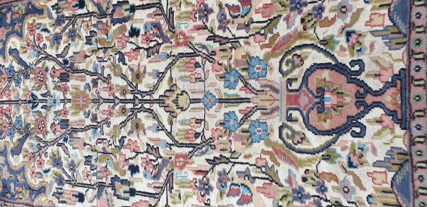 Oriental wool velvet rug