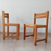 Set of 2 vintage chairs in solid elm and rush in the style of Regain/Asserbo.
