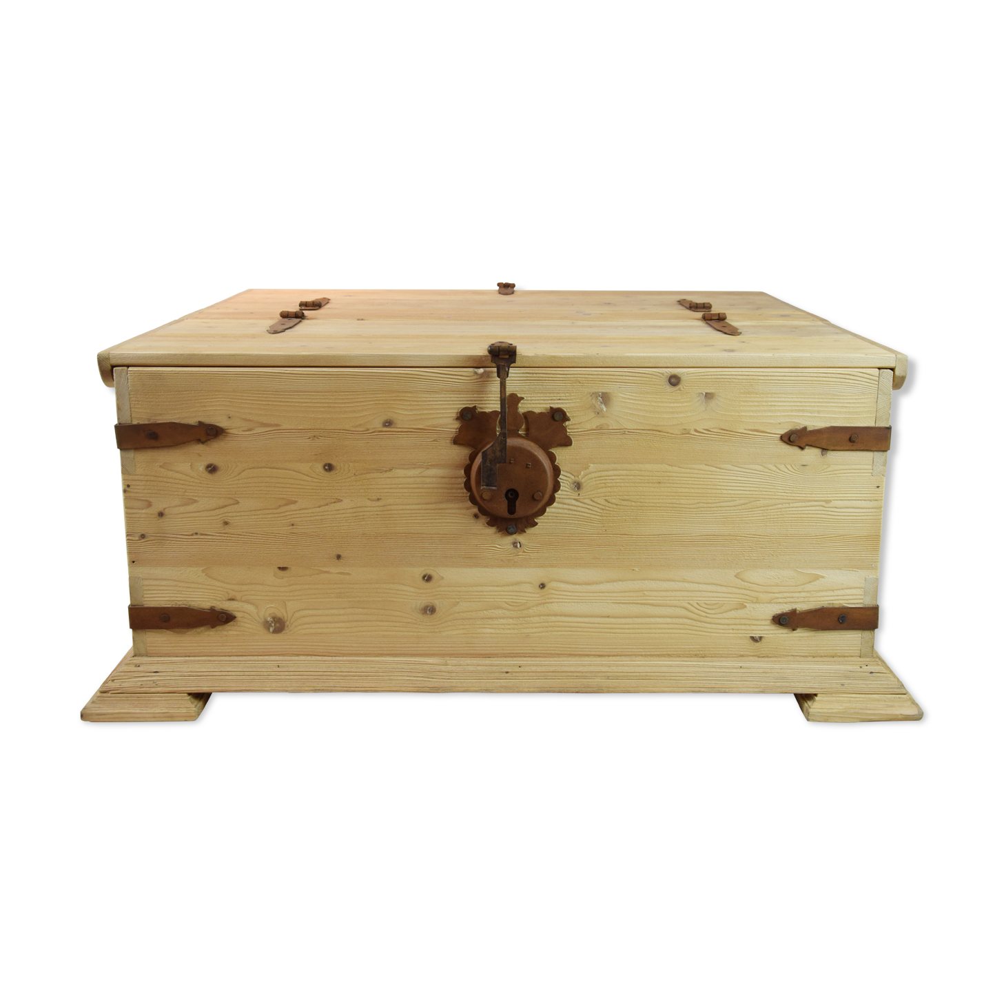Coffee table chest