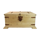 Coffee table chest