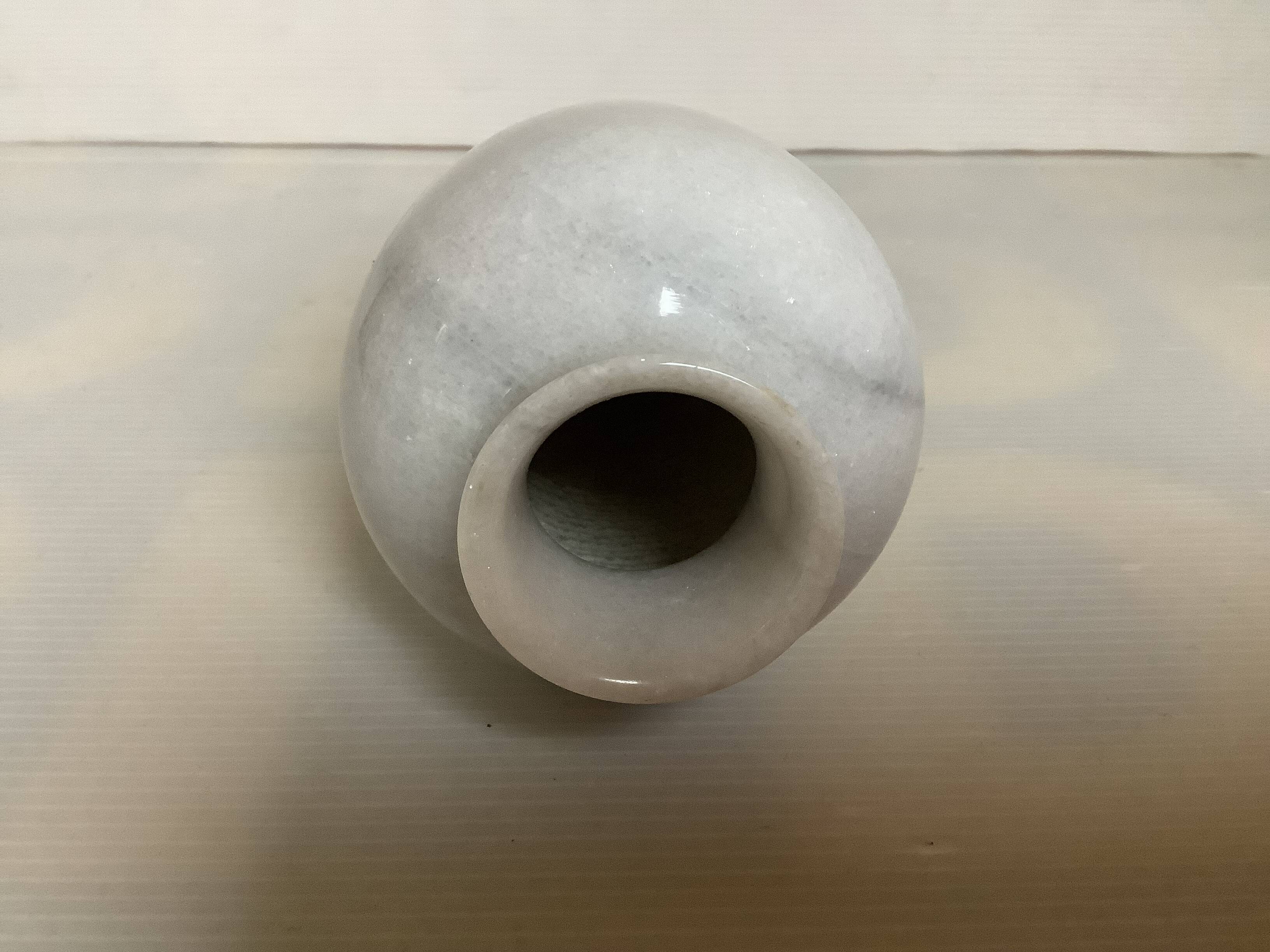 Vase en marbre