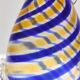 Vase pichet en verre de Murano attribuable à Toso avec des cannes bleues et jaunes